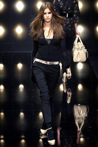 black cotton long-sleeve v-neck fitted buttoned top