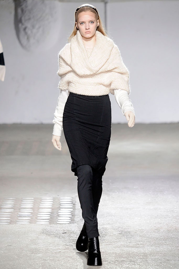 black cotton fitted ruched skirt