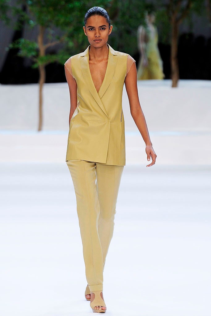 beige leather sleeveless v-neck fitted structured blazer