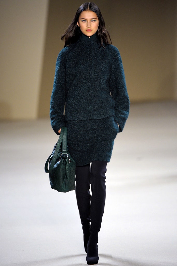 green wool long-sleeve high-neck fitted layered short sweater