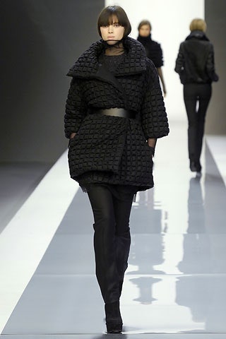 black wool long-sleeve collared relaxed zippered textured coat
