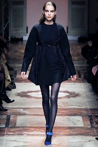 black fitted long-sleeve dress