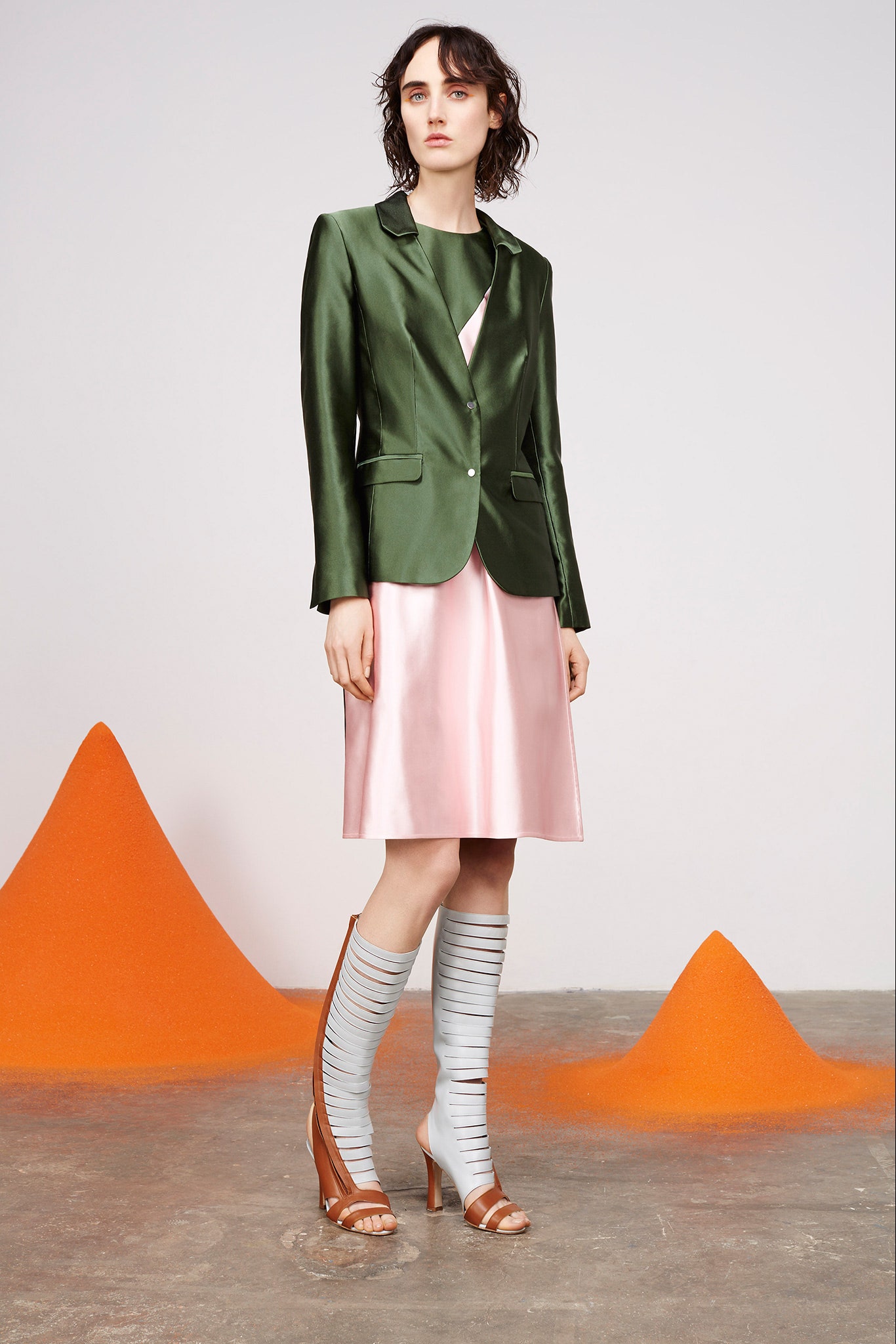 green silk long-sleeve collared tailored buttoned shiny blazer