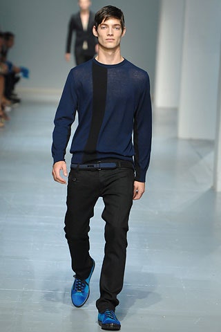 blue cotton long-sleeve collared fitted color-blocked sweater
