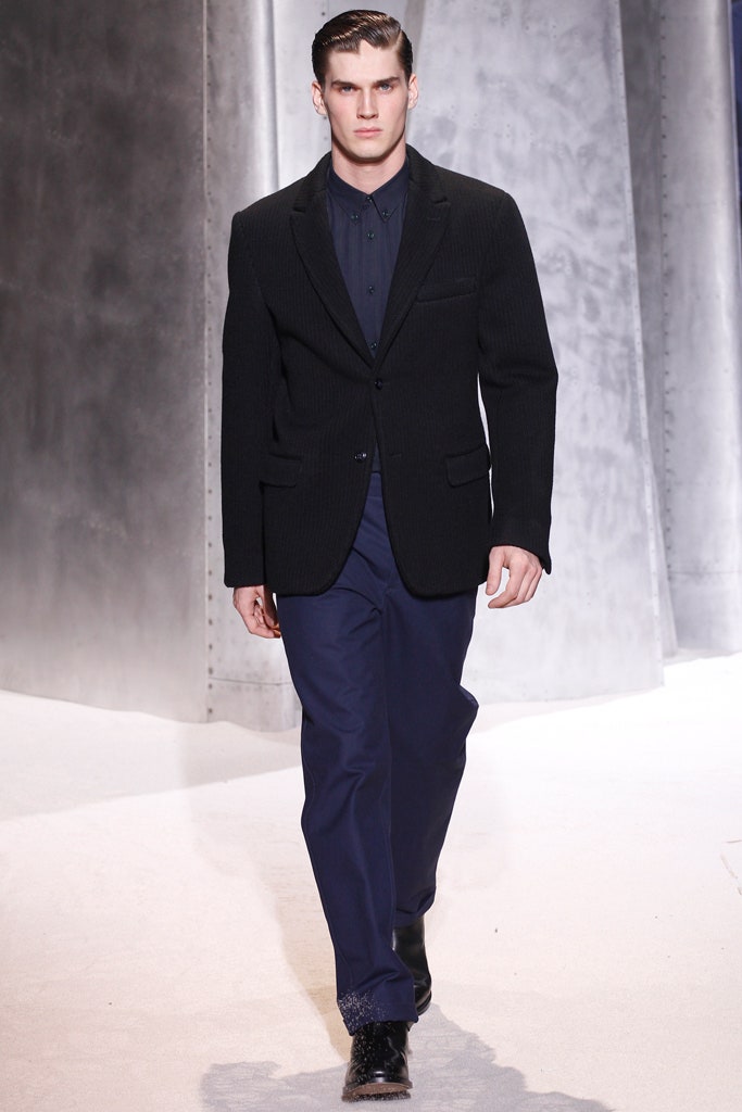 black tailored blazer with blue shirt