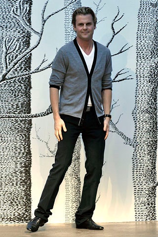 gray cardigan white t-shirt black pants
