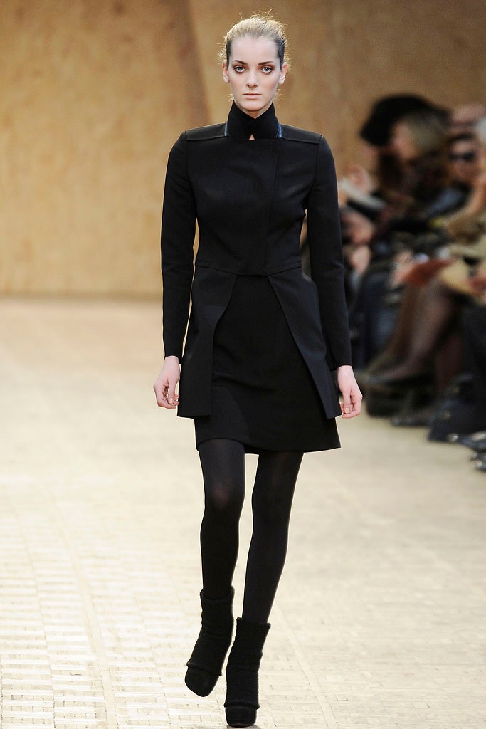 black fitted long-sleeve dress