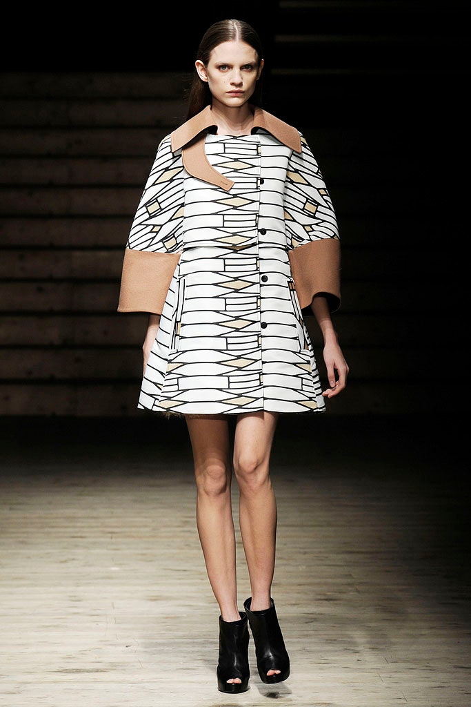 brown cotton long-sleeve collared structured buttoned coat