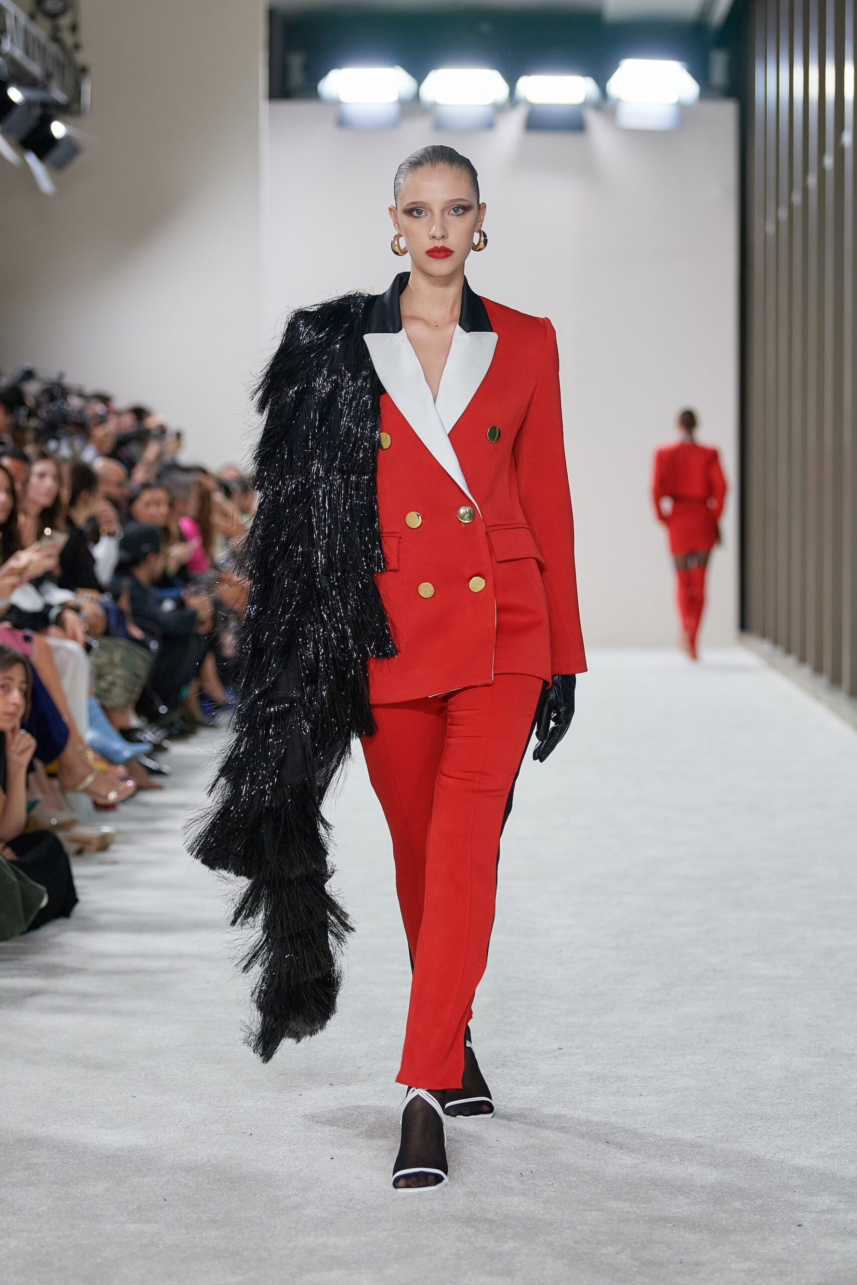 red long-sleeve collared fitted buttoned suit