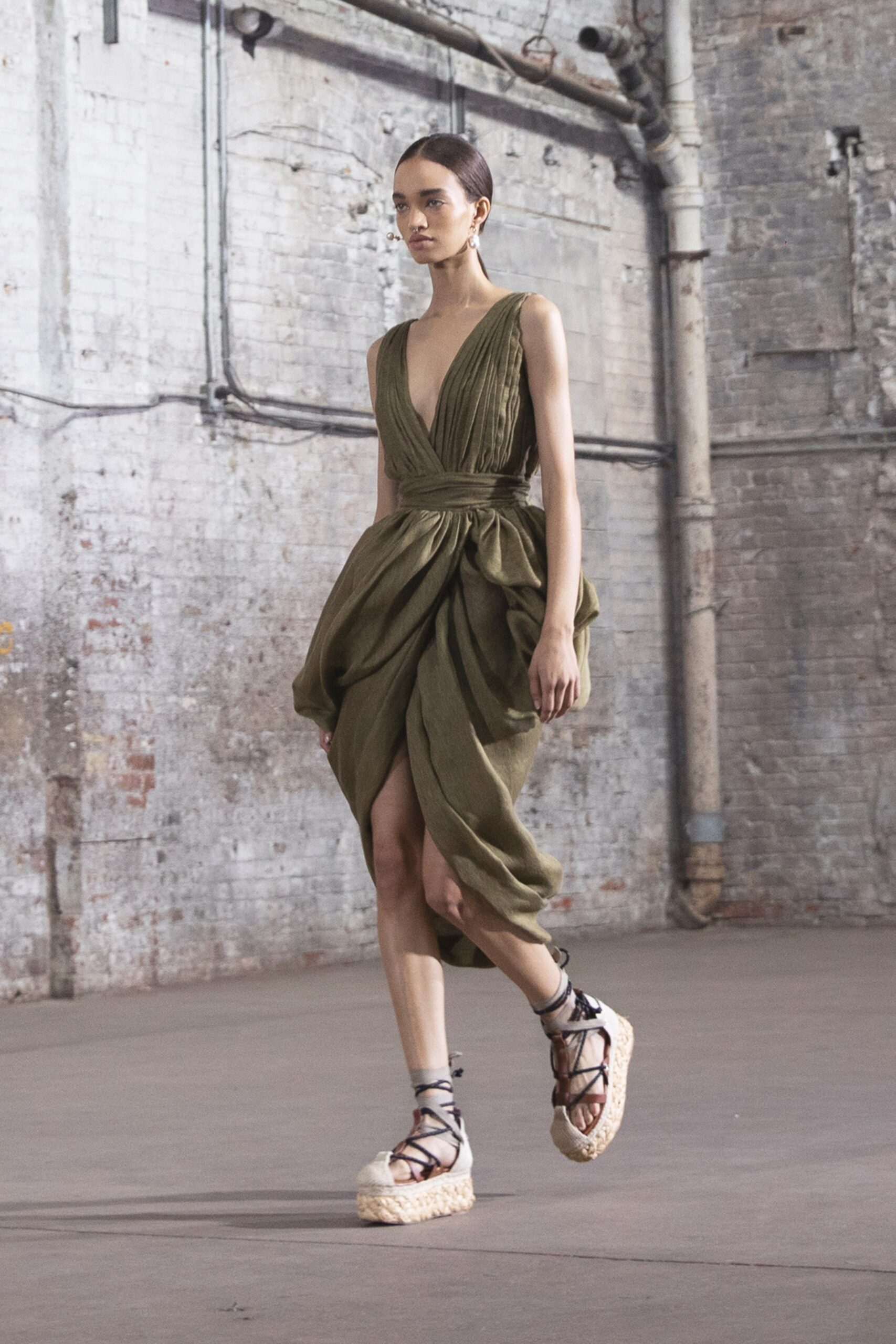 green fitted sleeveless dress