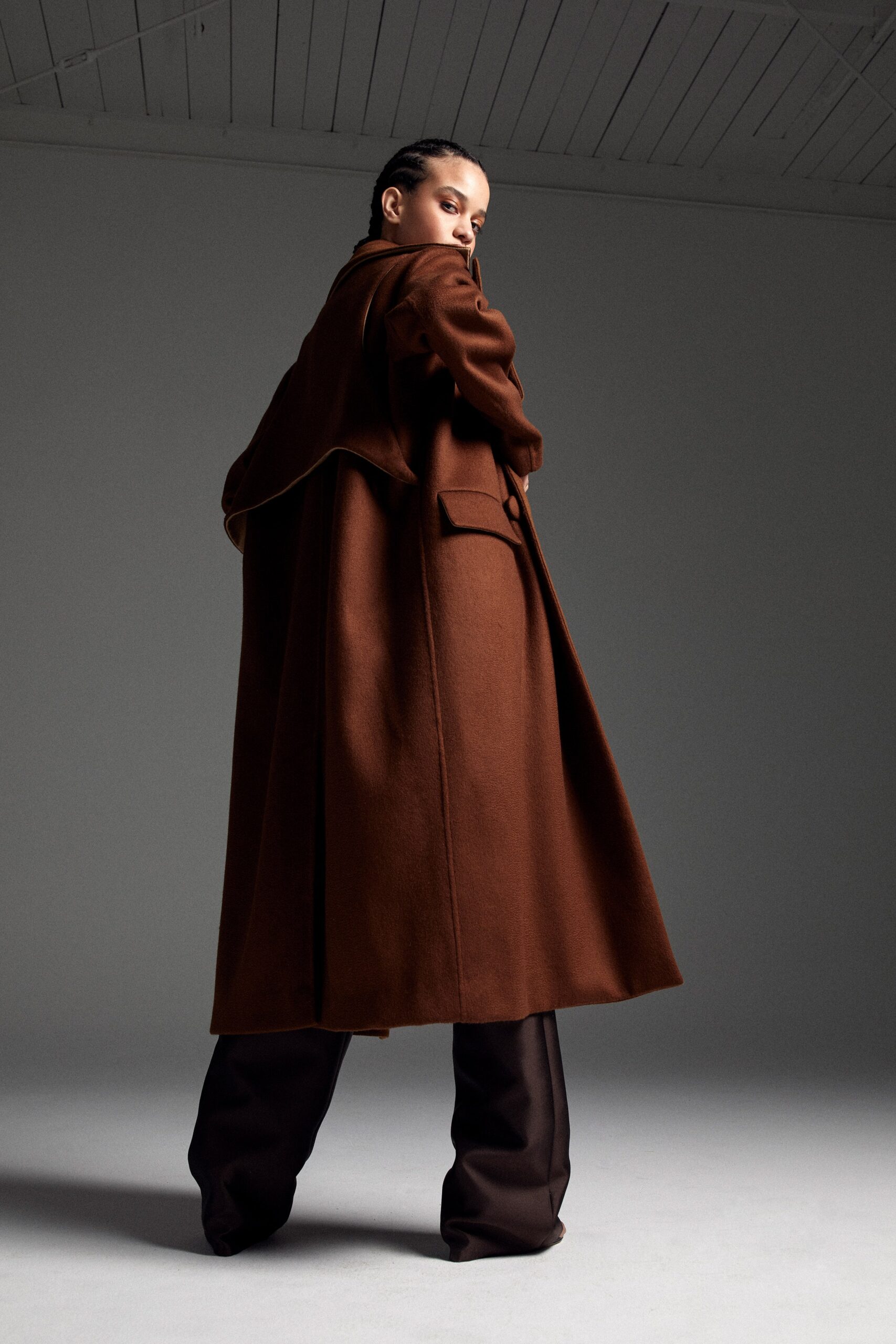 brown wool long-sleeve collared oversized pockets textured coat