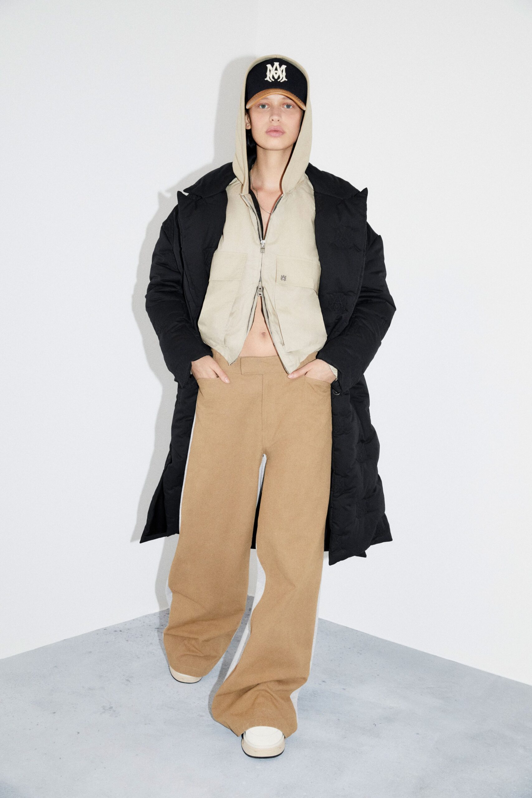 beige cotton sleeveless fitted zippered jacket