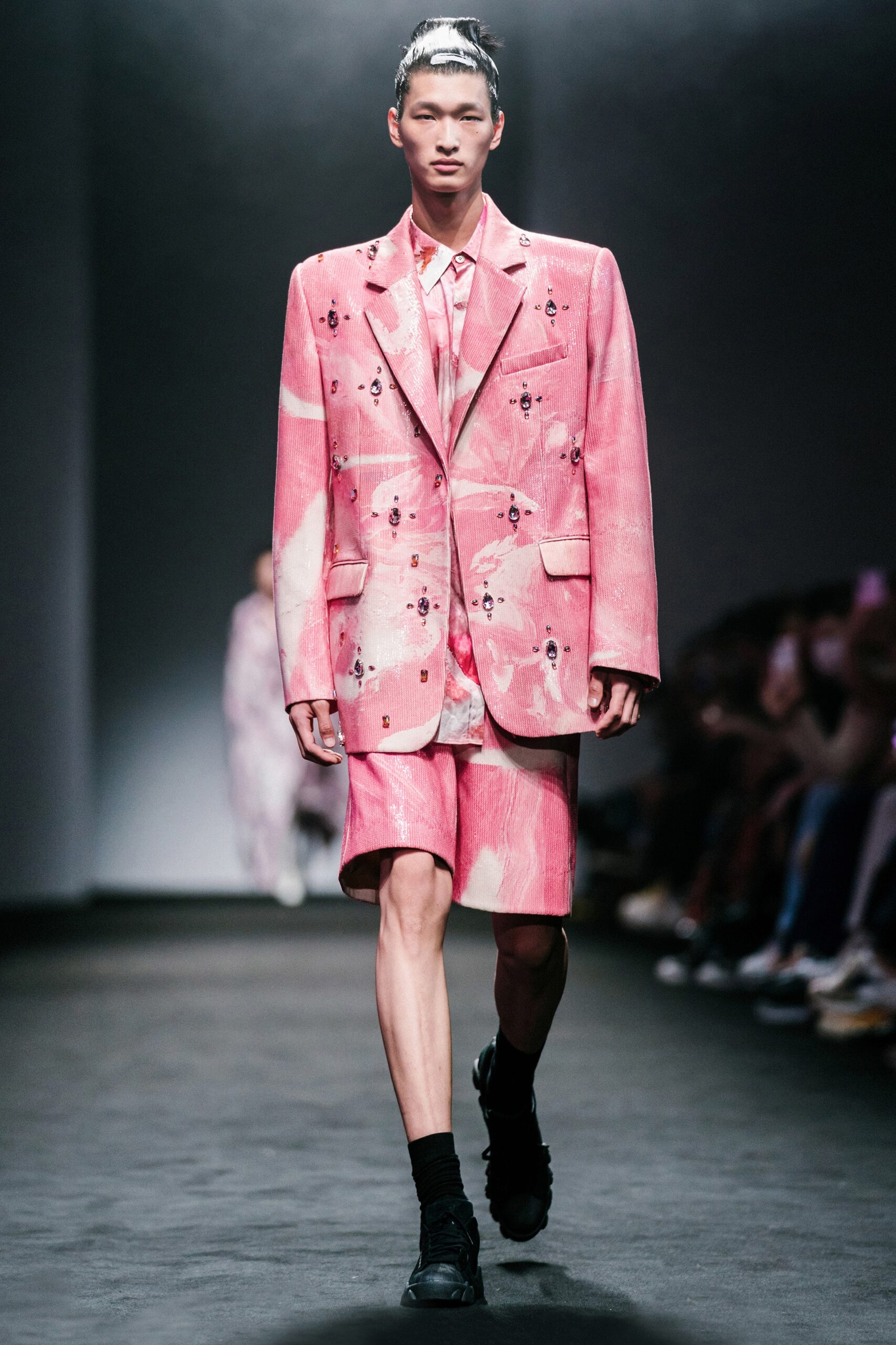 pink cotton short-sleeve collared fitted printed suit