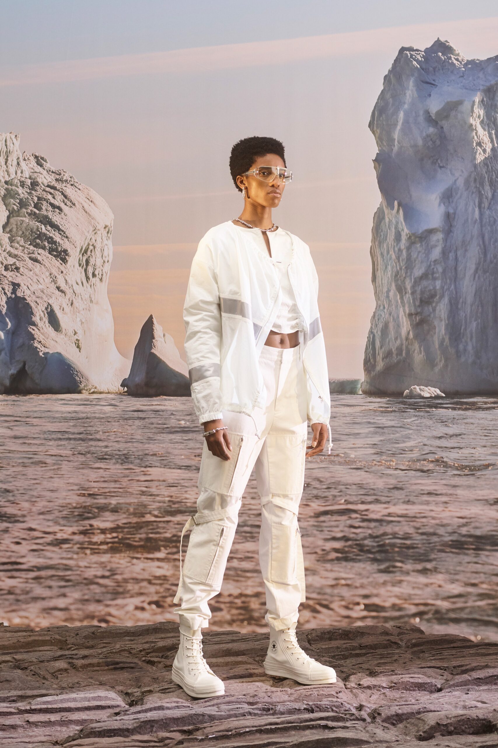 white cotton relaxed cargo pants