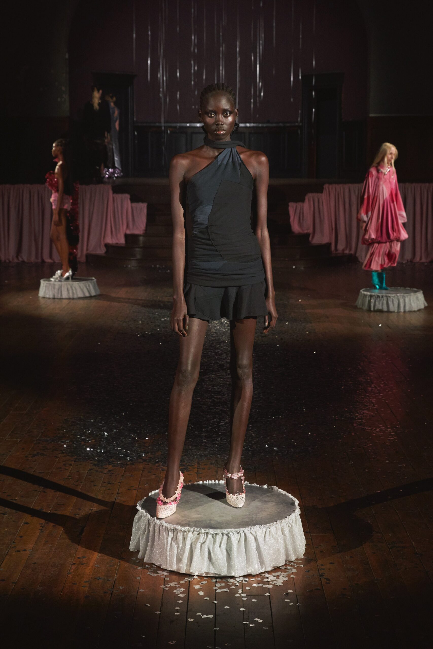 black fitted sleeveless dress