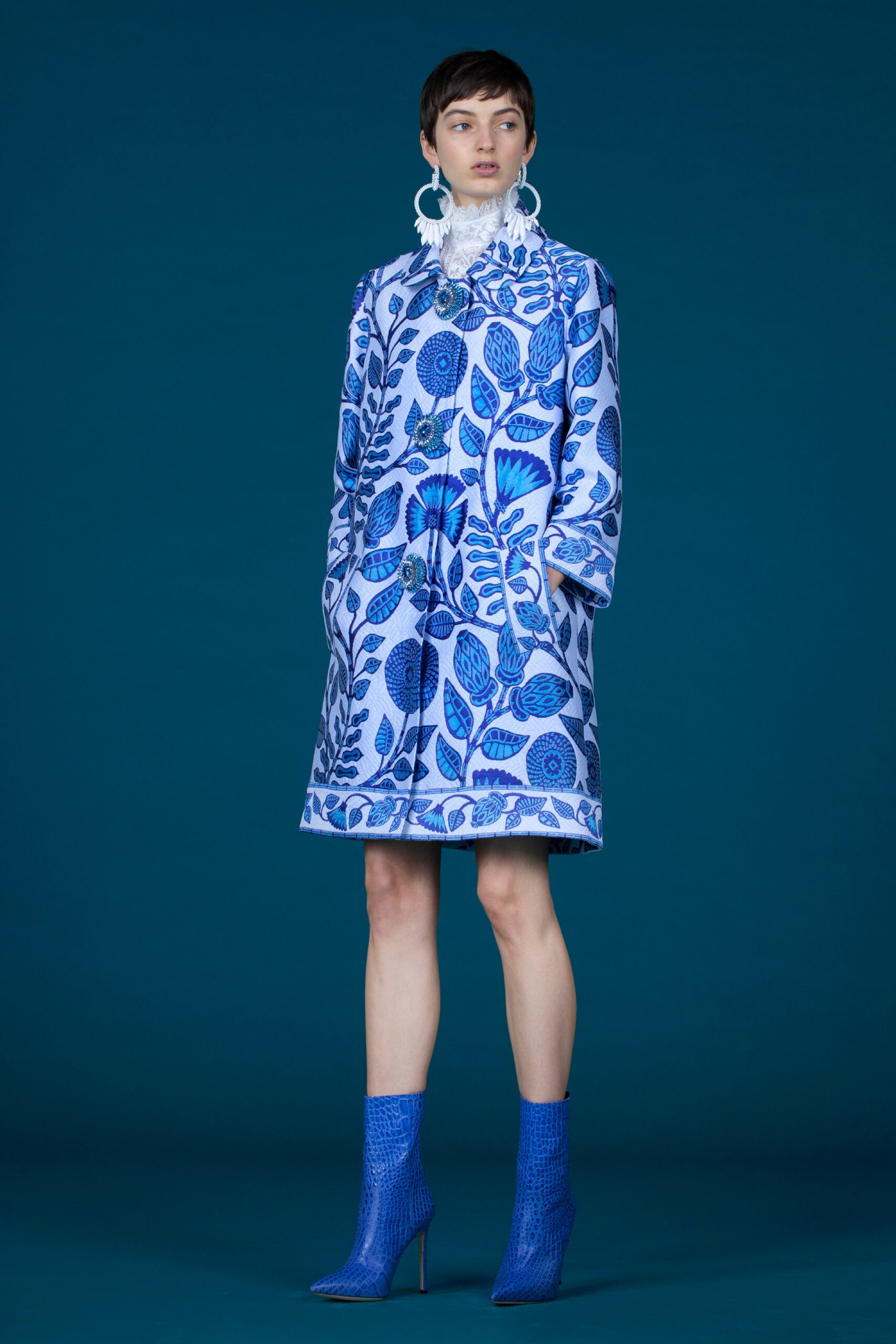 blue cotton long-sleeve collared relaxed printed short coat