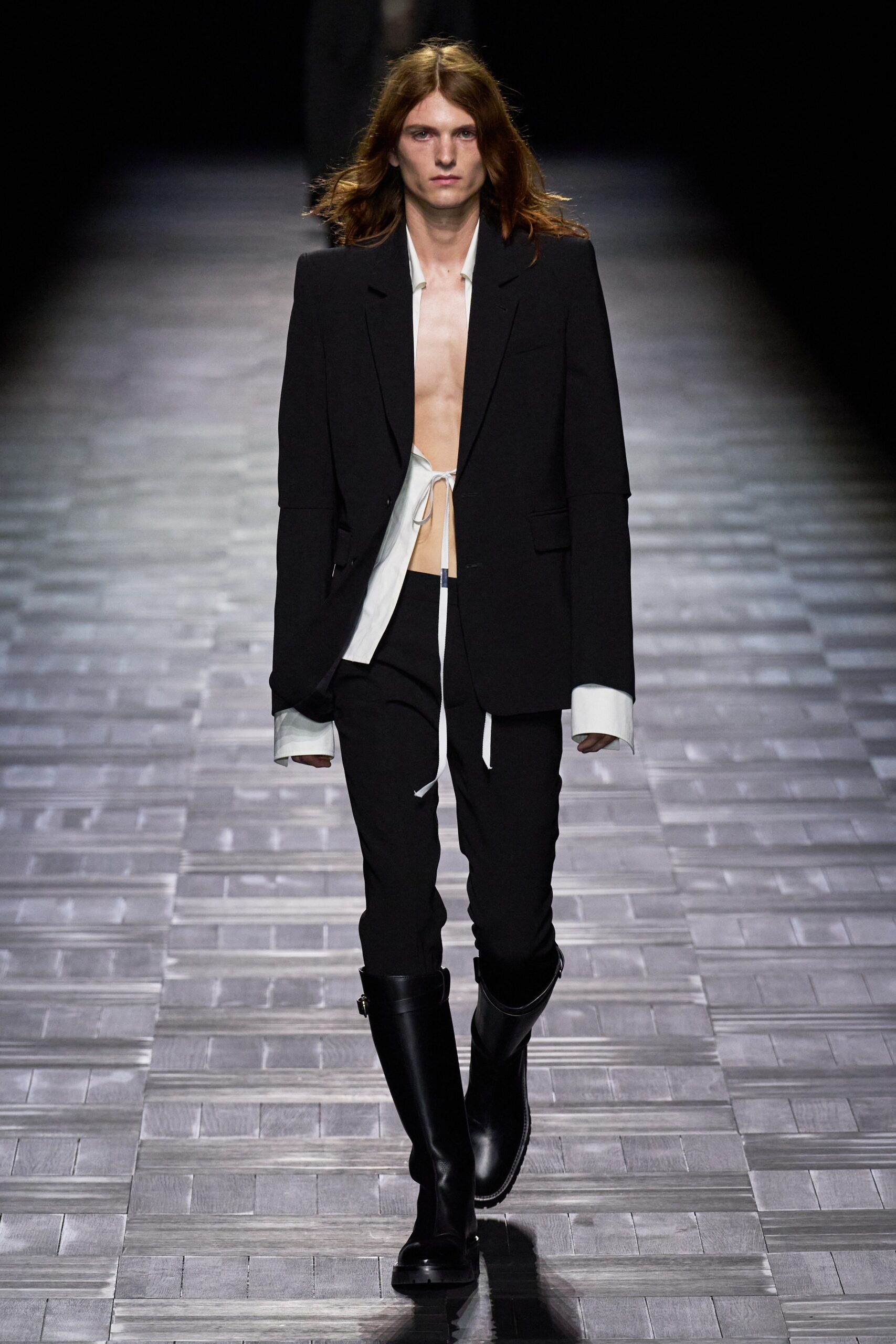 black wool long-sleeve collared tailored buttoned blazer