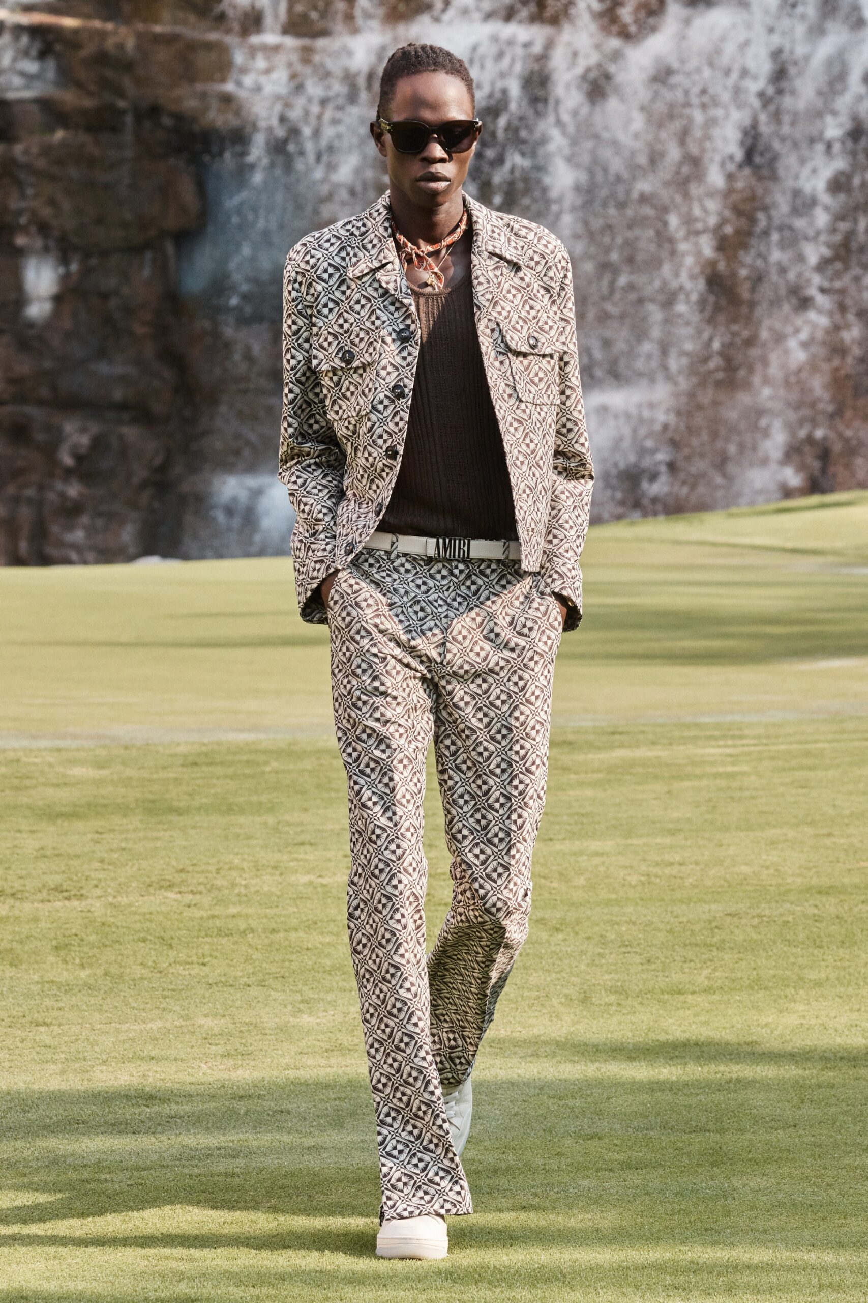 beige cotton long-sleeve collared fitted buttoned printed jacket