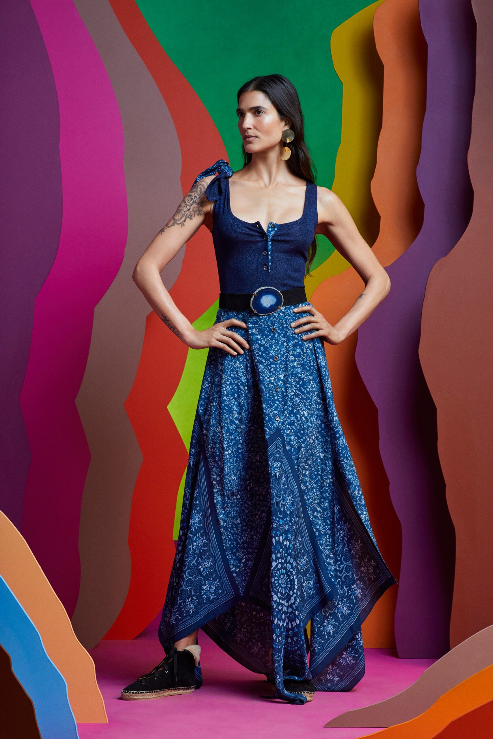 blue cotton sleeveless square-neck fitted buttoned top