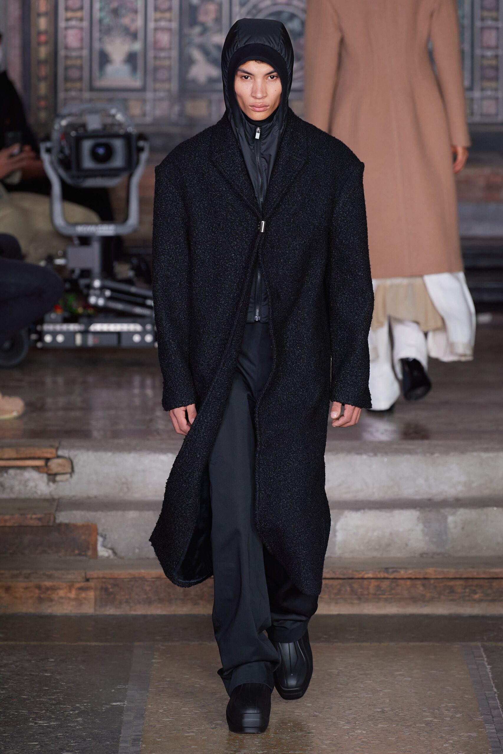 black wool long-sleeve collared relaxed zippered maxi coat