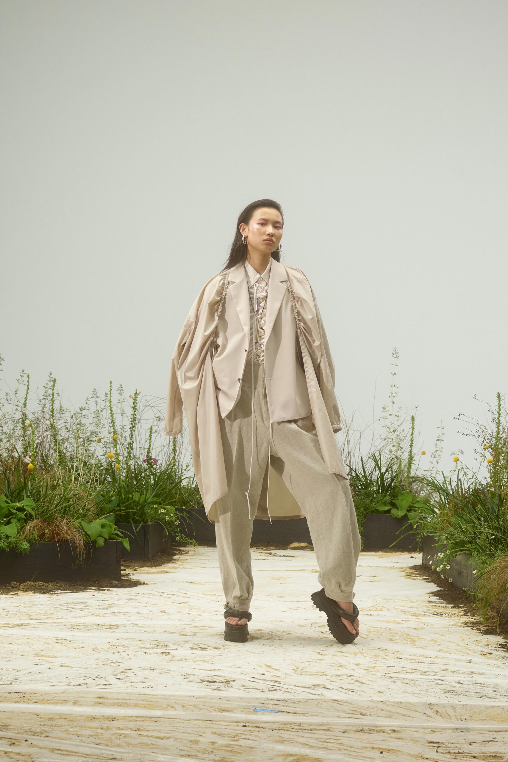 beige cotton long-sleeve collared oversized buttoned jacket