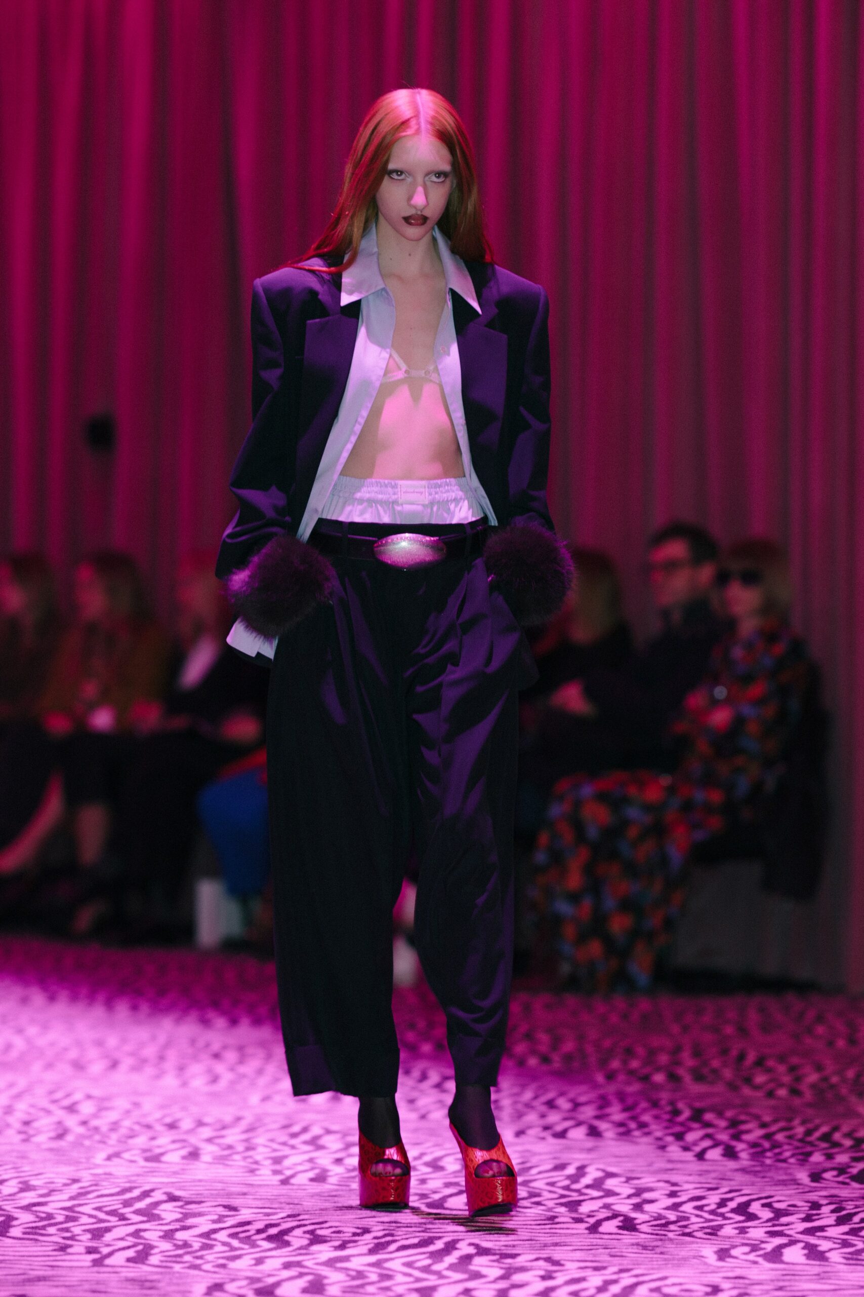 black wool long-sleeve collared tailored buttoned blazer