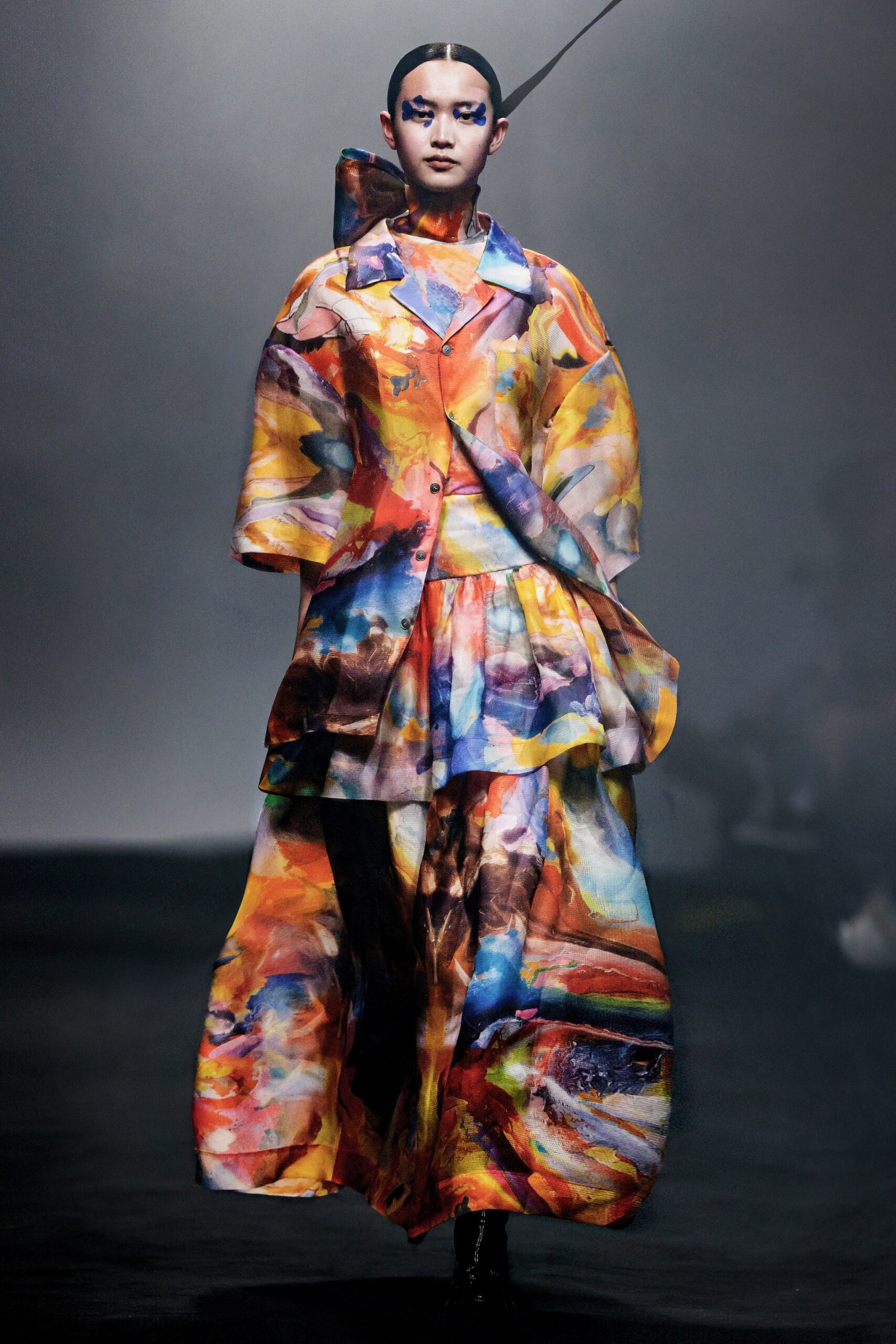 multi silk short-sleeve collared fitted layered buttoned jacket