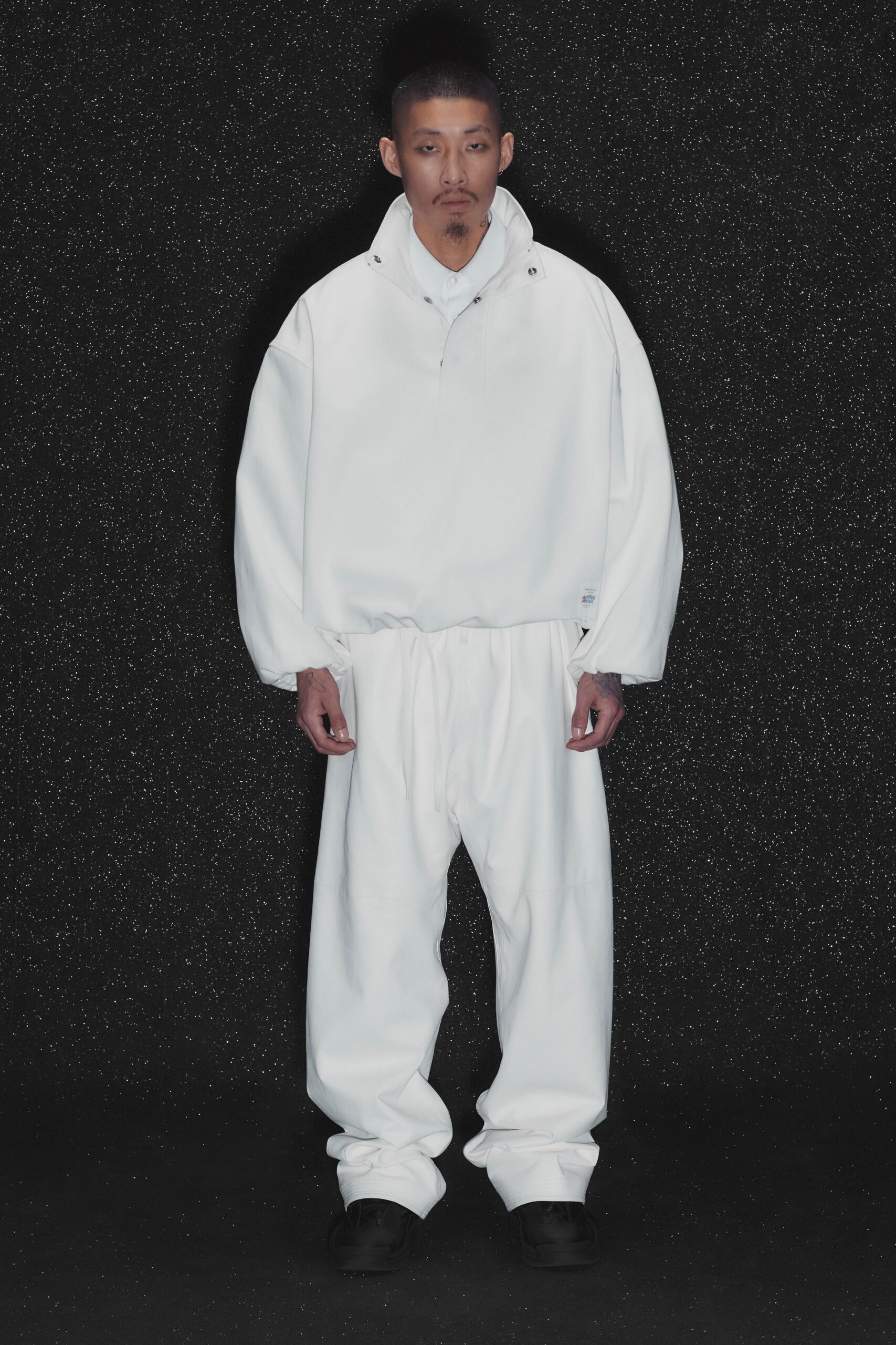oversized white jacket and relaxed pants