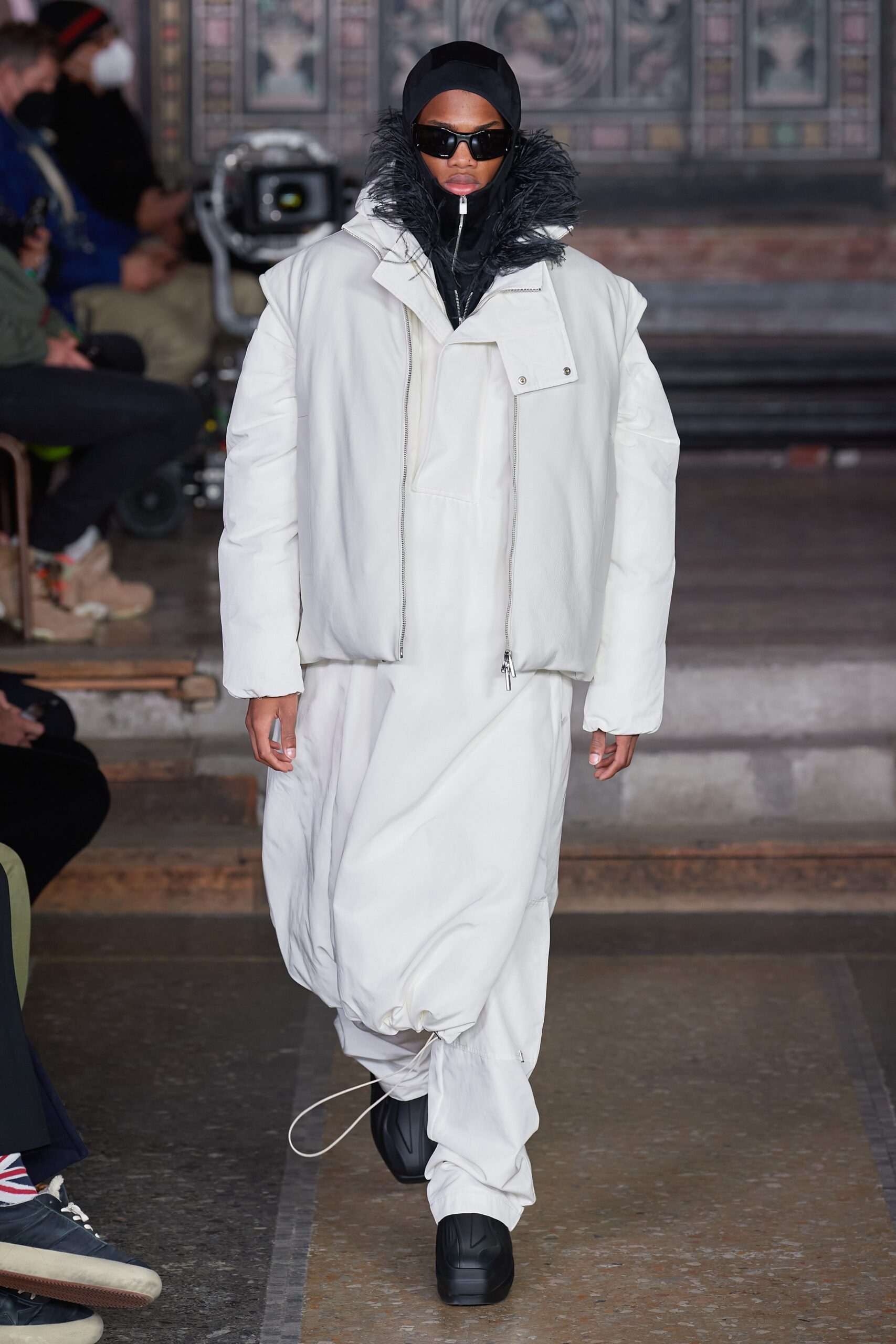 white cotton long-sleeve collared oversized zippered jacket