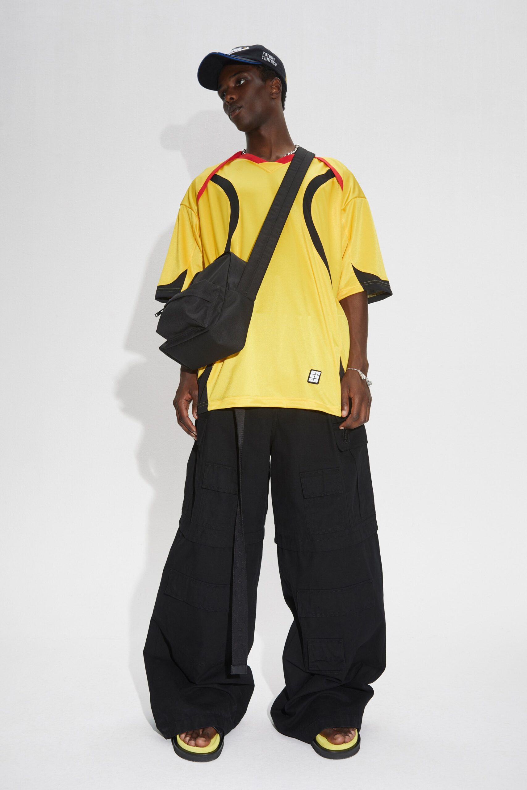 black relaxed cargo pants