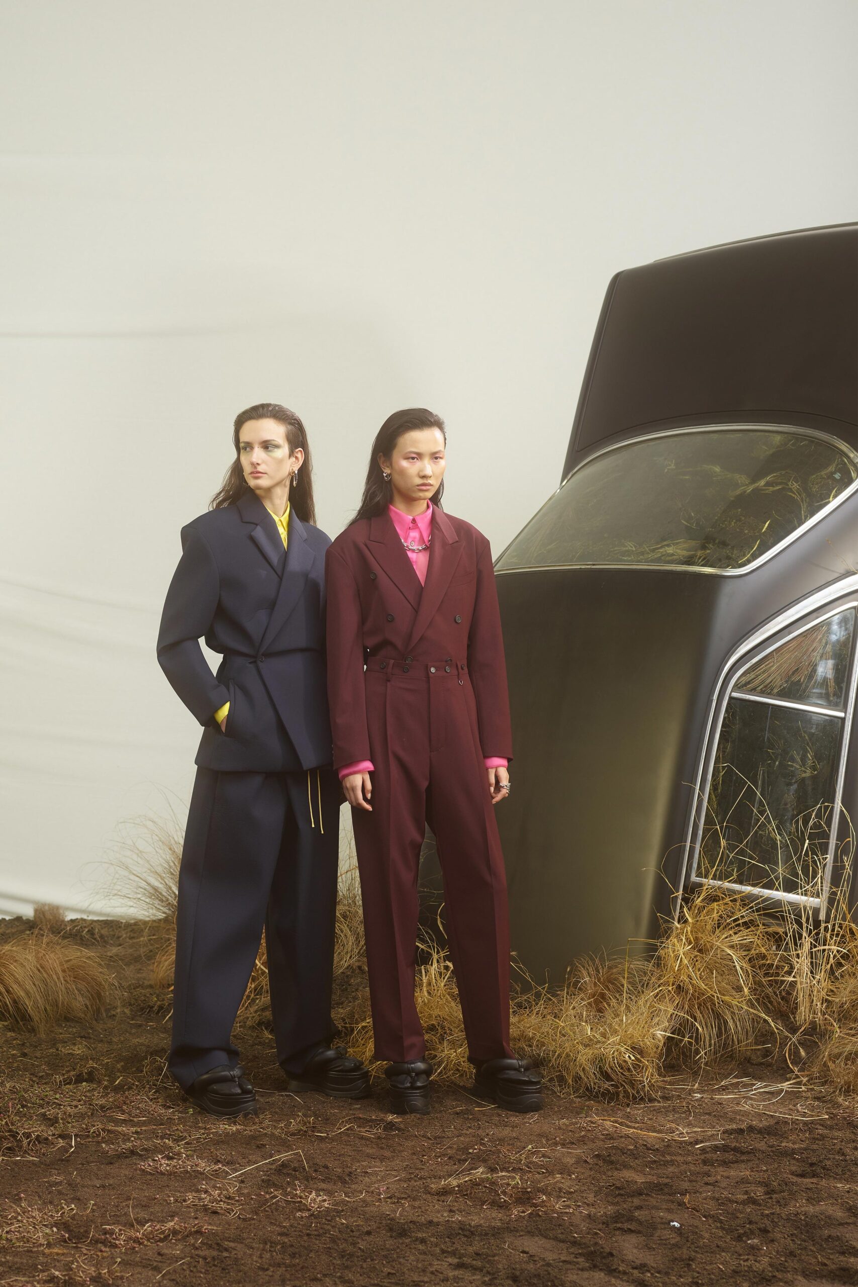 blue long-sleeve collared tailored buttoned wide-leg suit