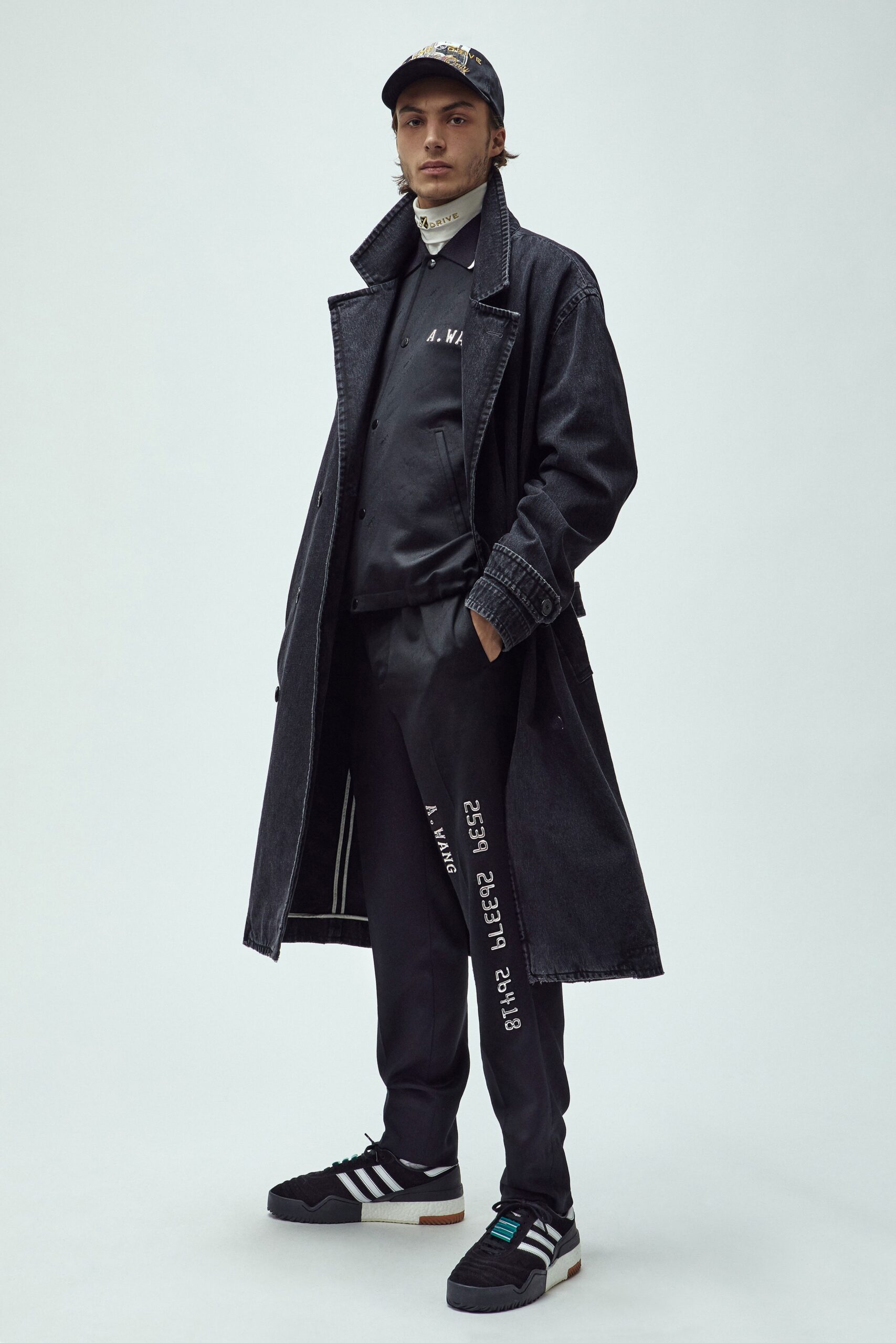 black denim long-sleeve collared relaxed buttoned coat