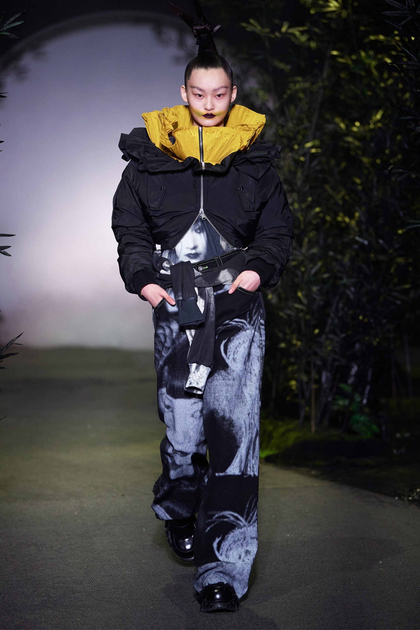 black denim relaxed printed pants