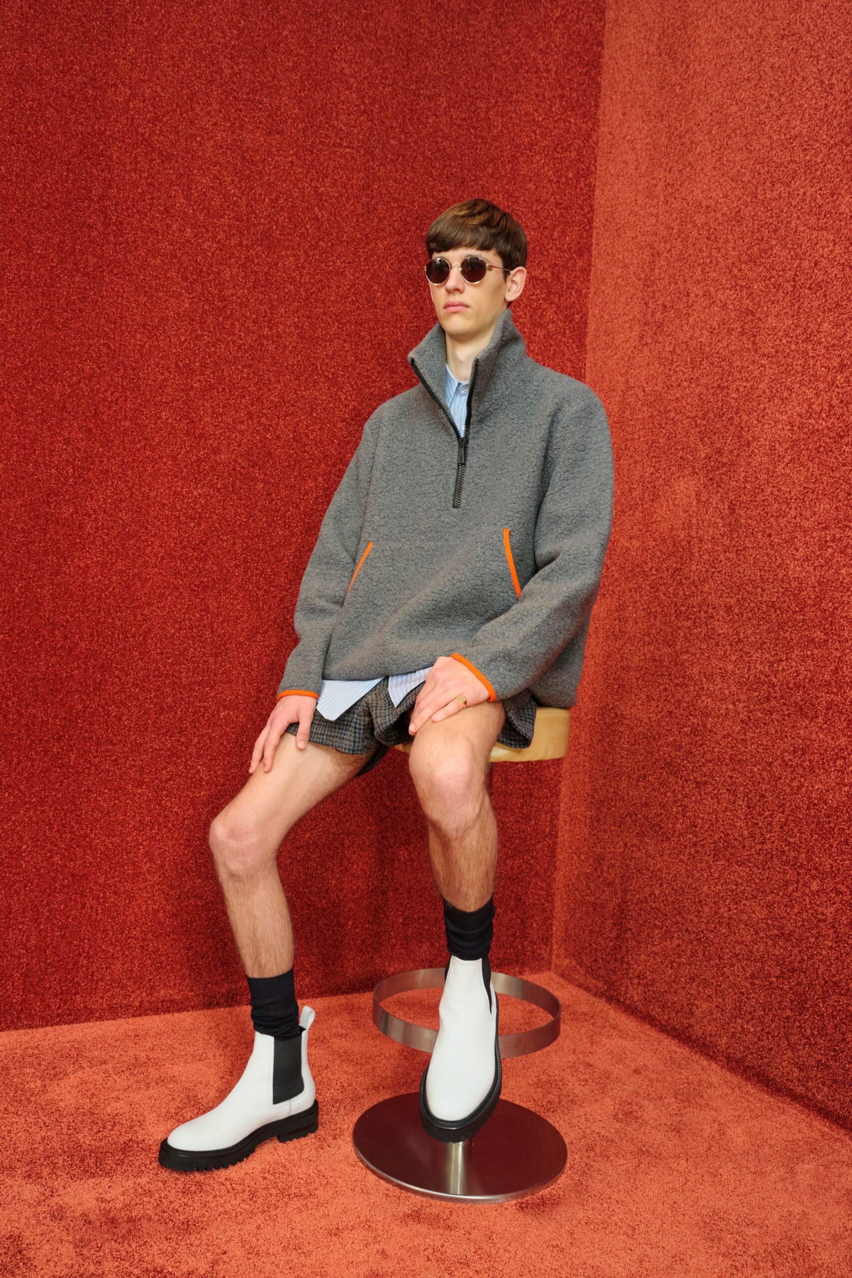 gray relaxed sweater with shorts