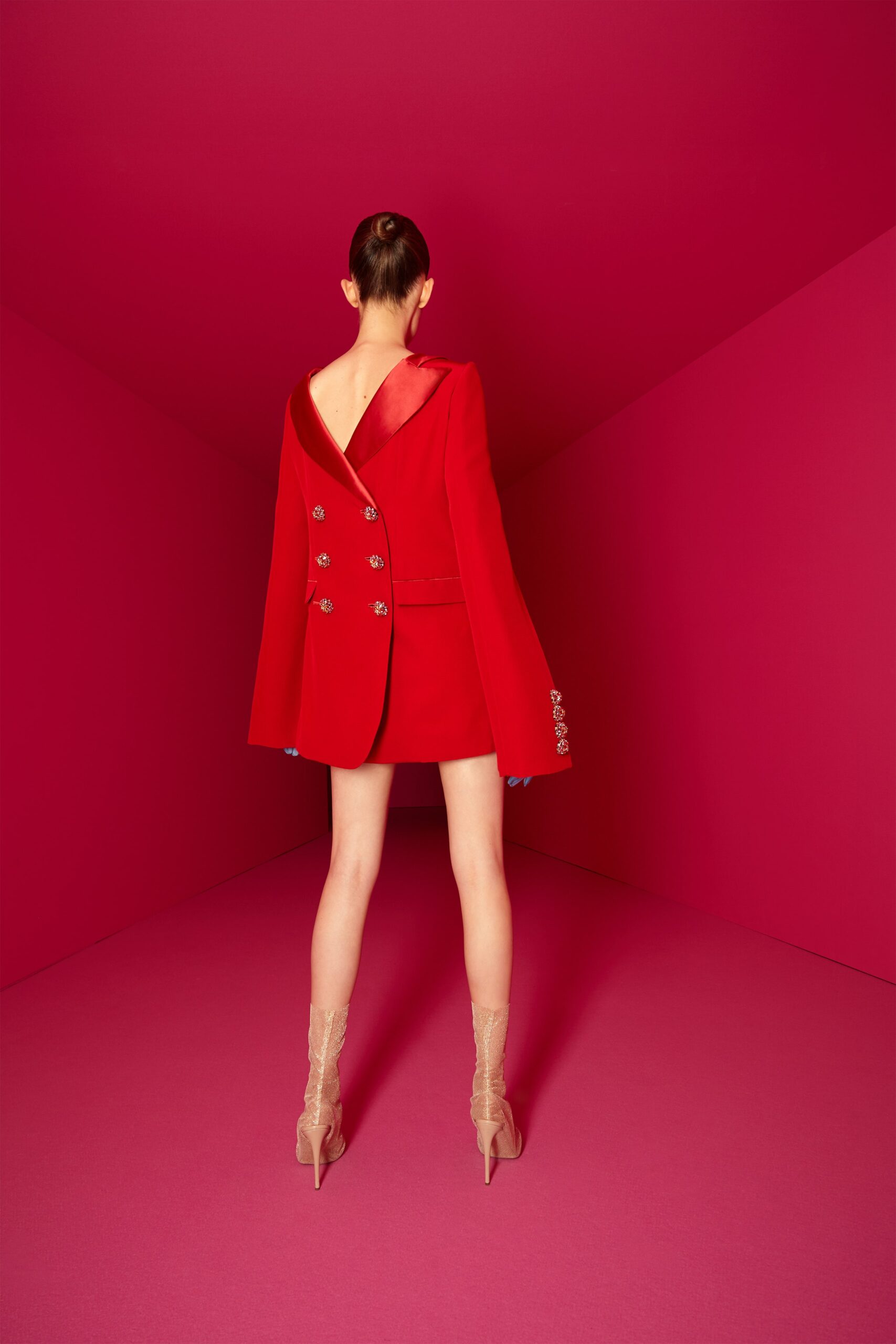 red long-sleeve v-neck fitted buttoned blazer