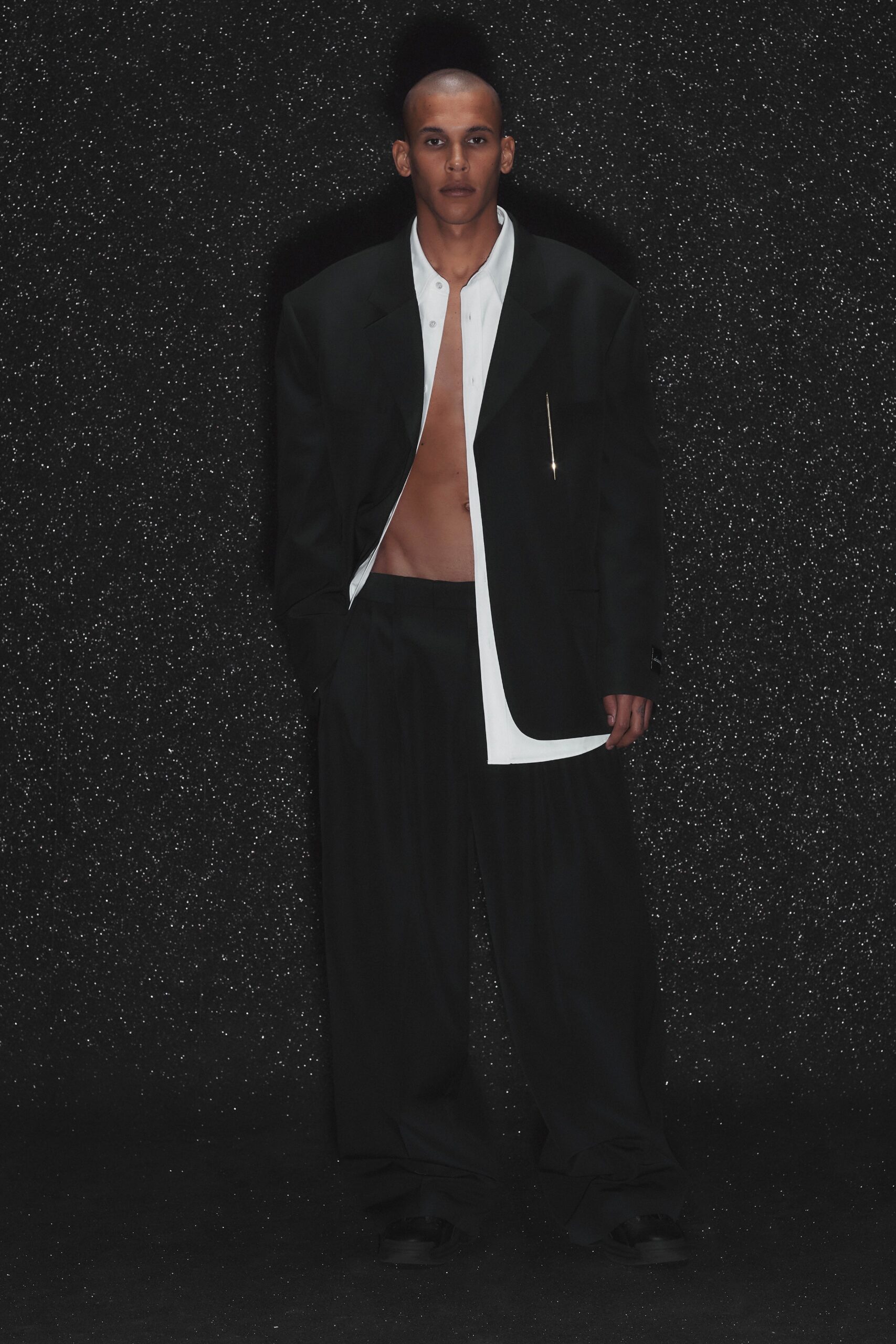 oversized black blazer with white shirt