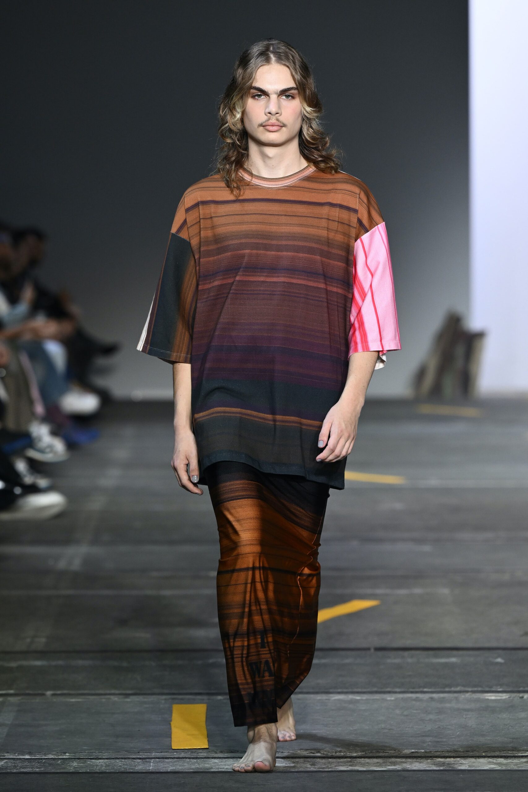 color-blocked relaxed top and pants