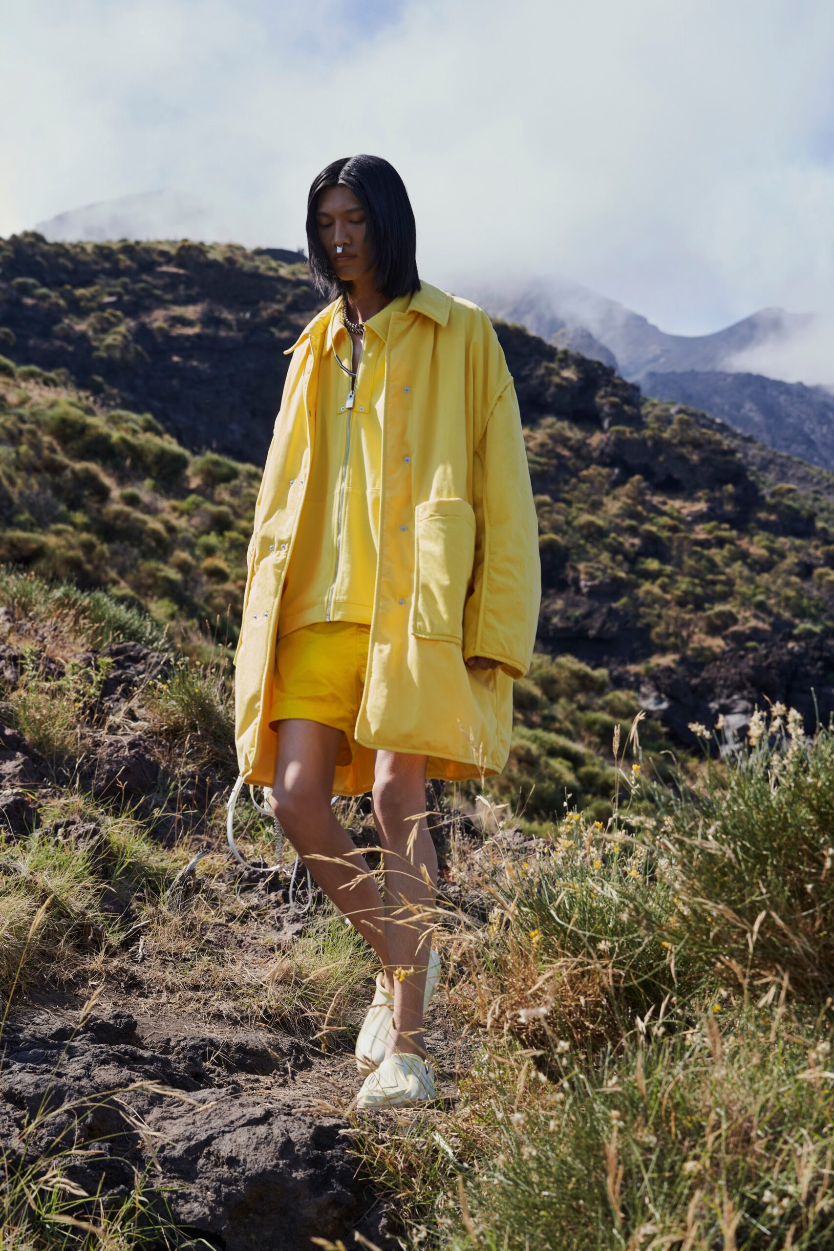 yellow cotton long-sleeve collared oversized pockets jacket