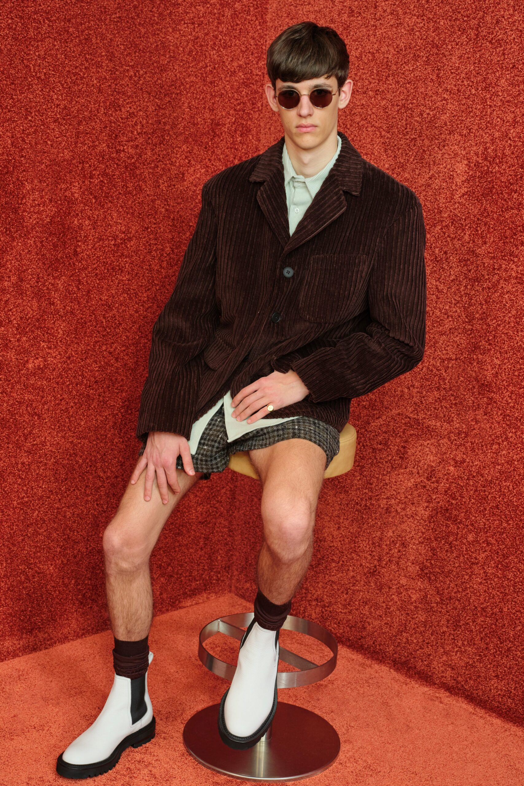 brown cotton long-sleeve collared relaxed pleated jacket