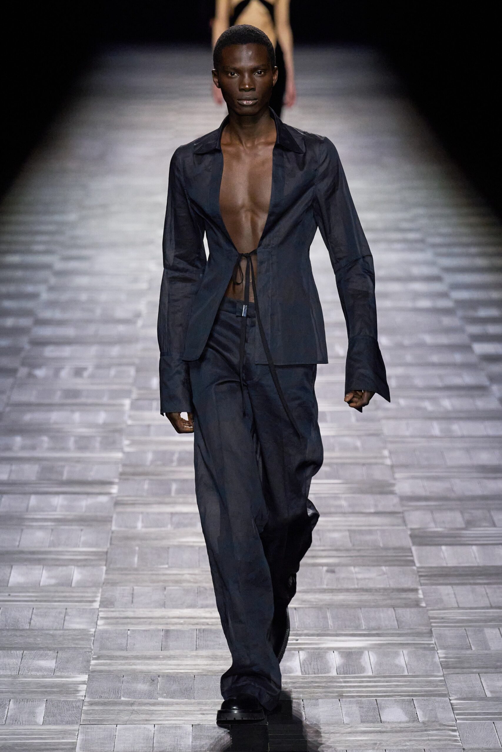 black silk long-sleeve v-neck fitted buttoned shirt