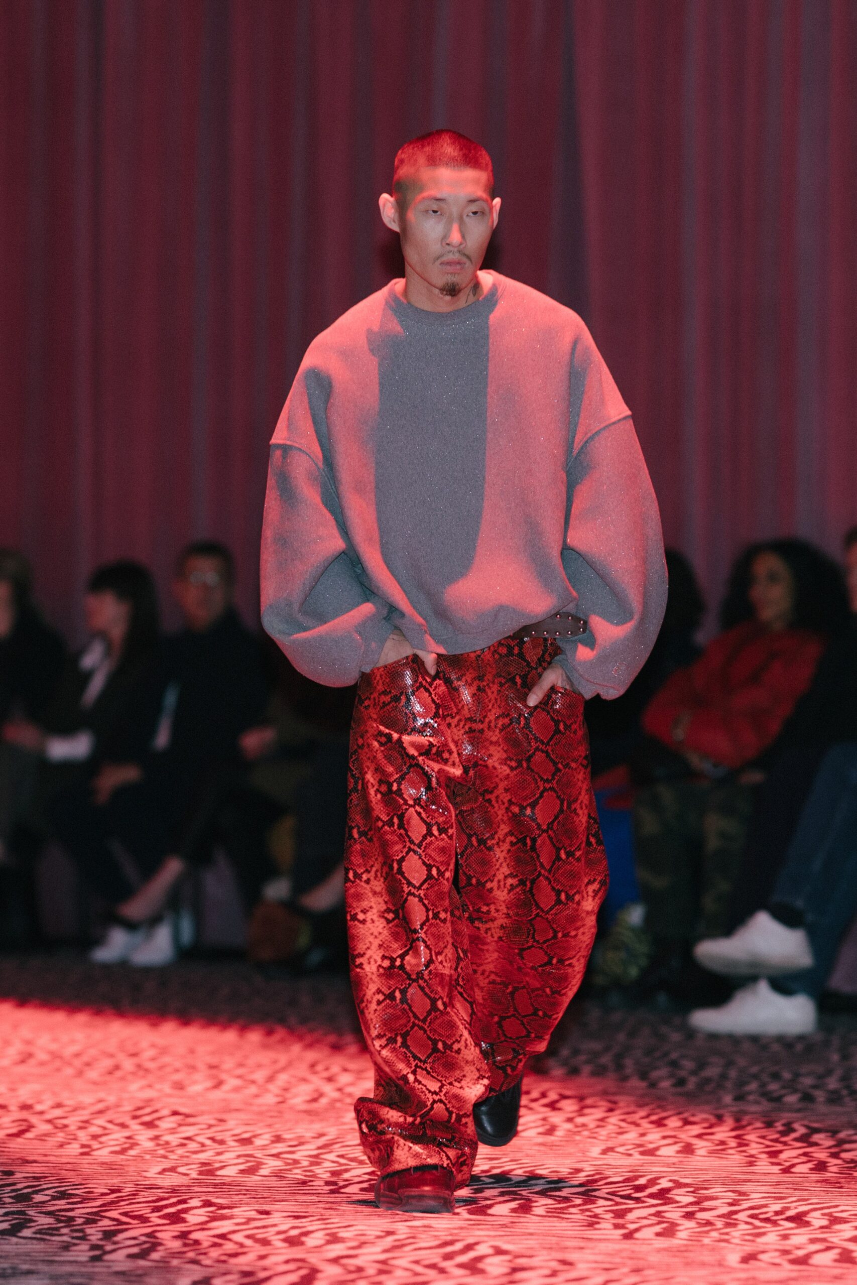 gray wool long-sleeve collared oversized shiny sweater