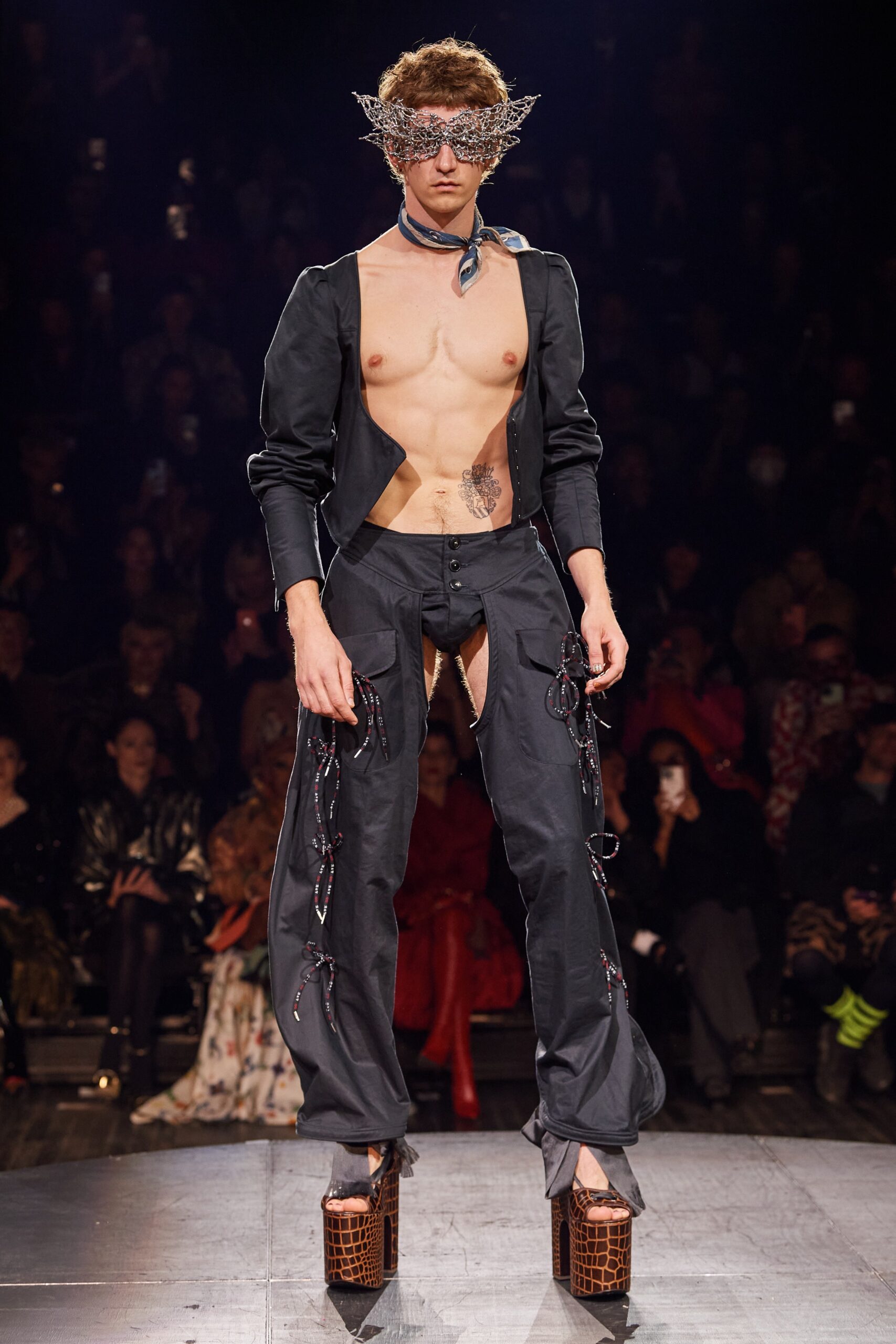 black fitted jacket and pants