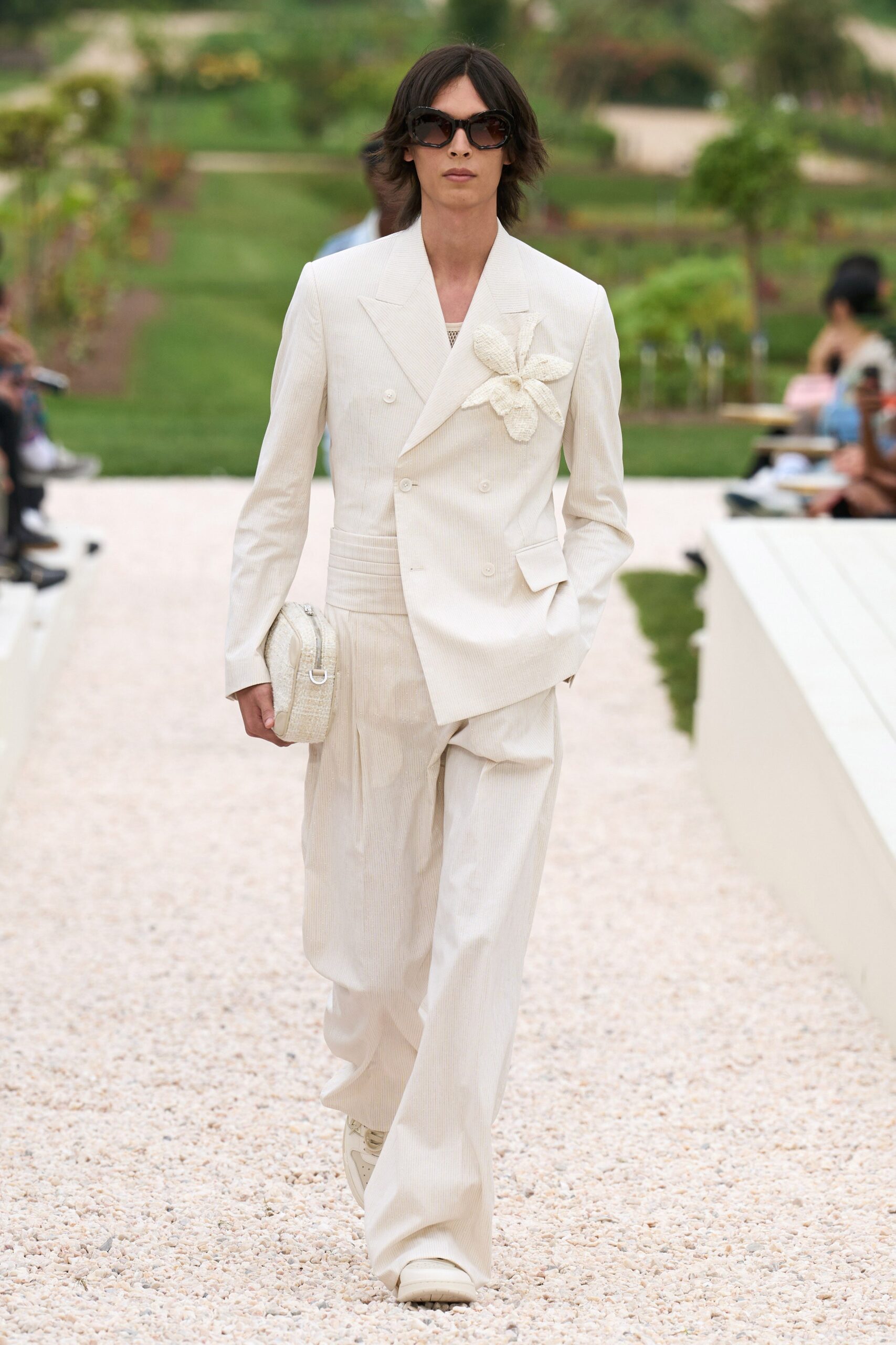 white linen long-sleeve collared tailored buttoned suit