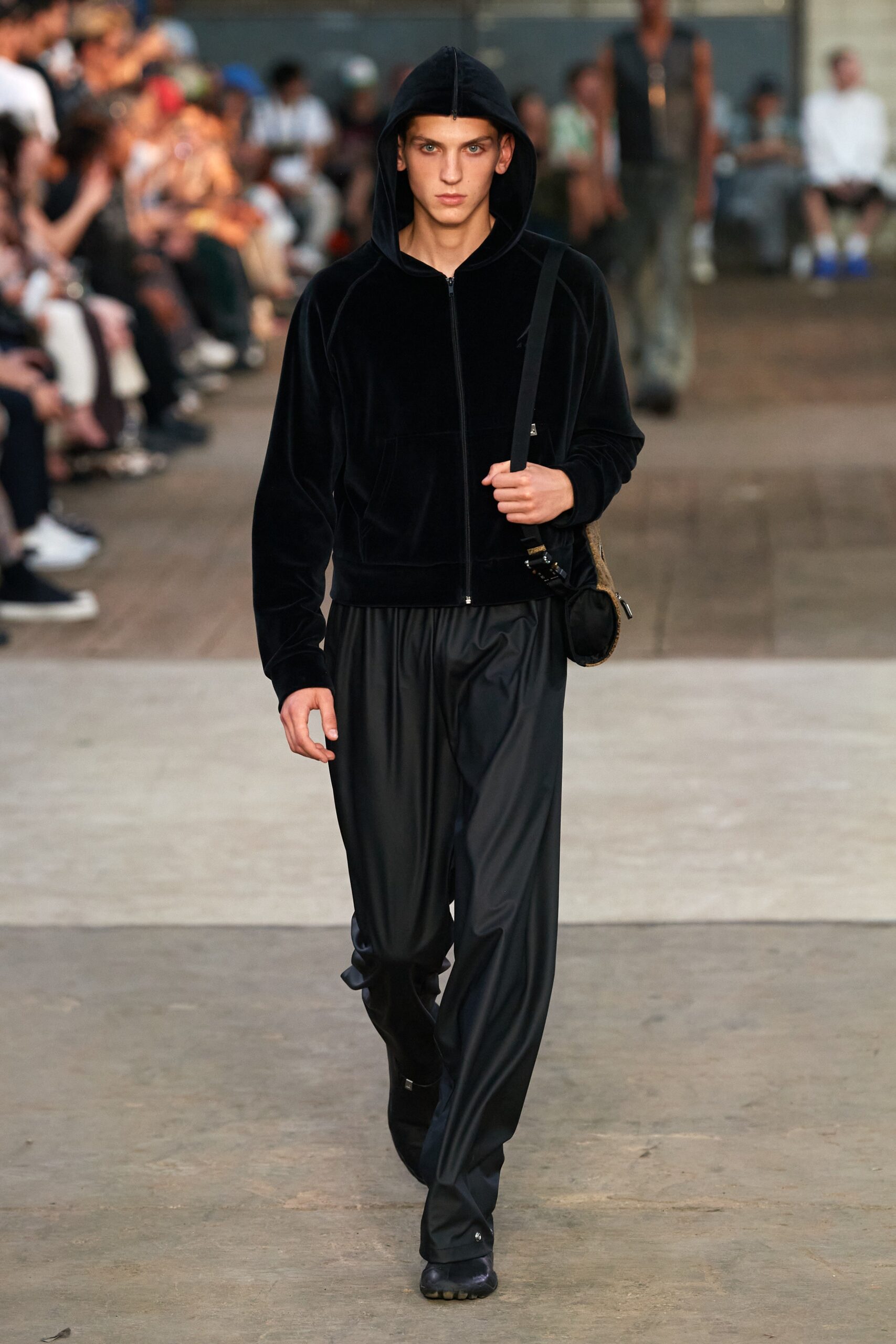 black velvet long-sleeve hooded relaxed hoodie
