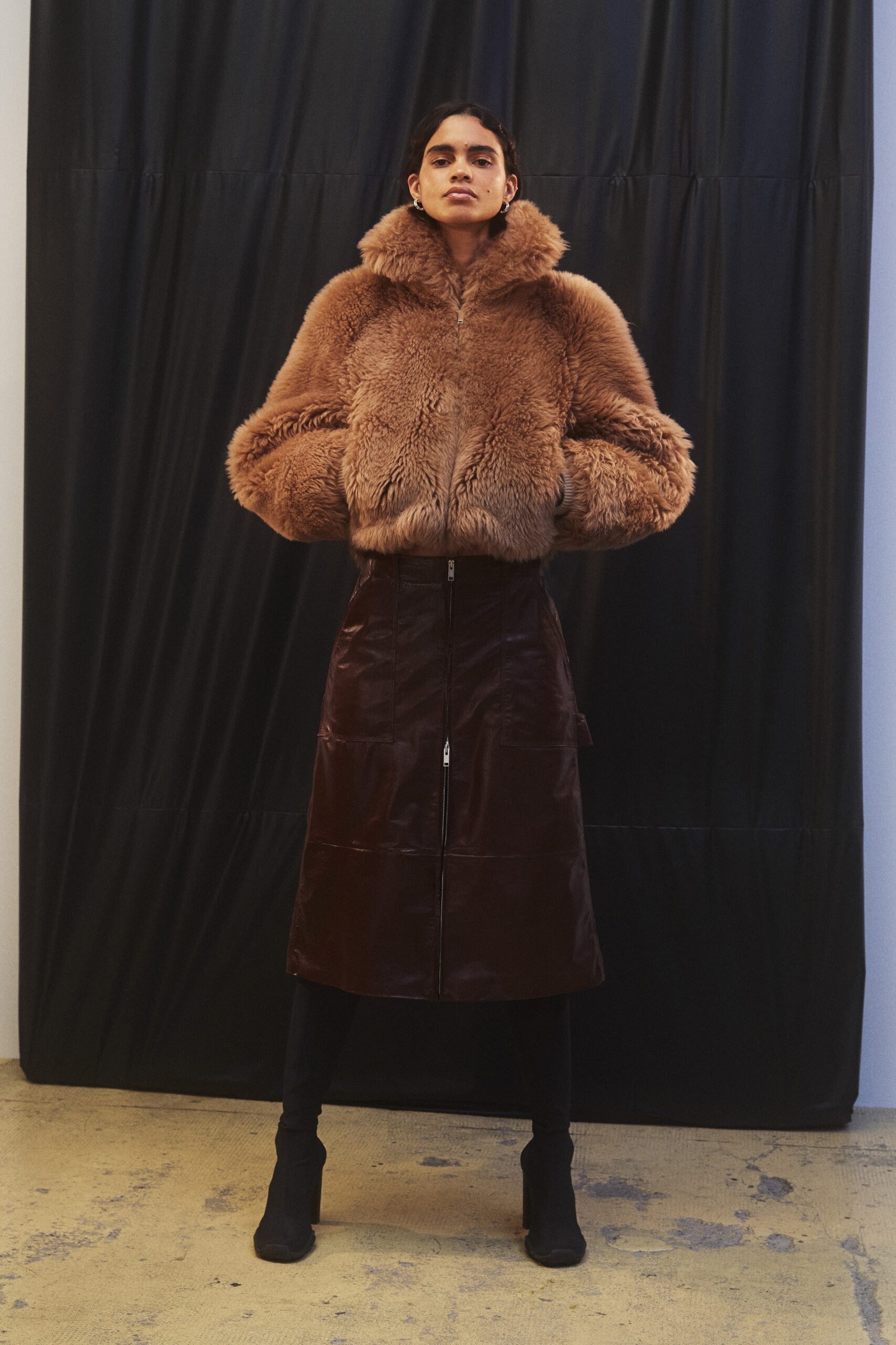 brown fur long-sleeve collared fitted padded jacket