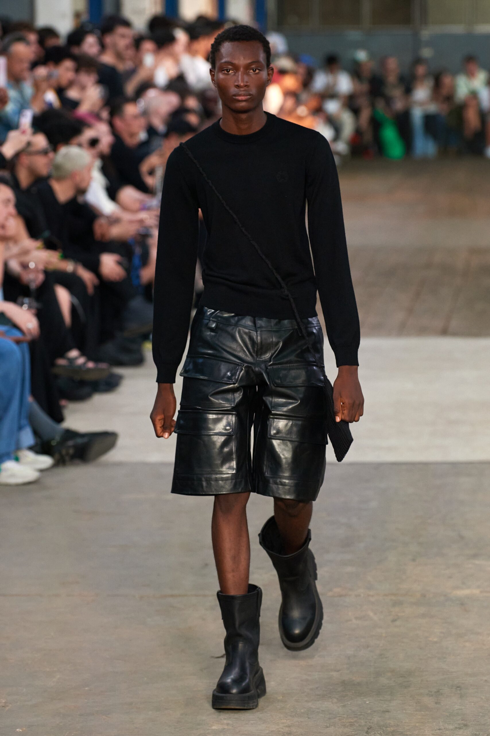 black leather relaxed zippered short shorts