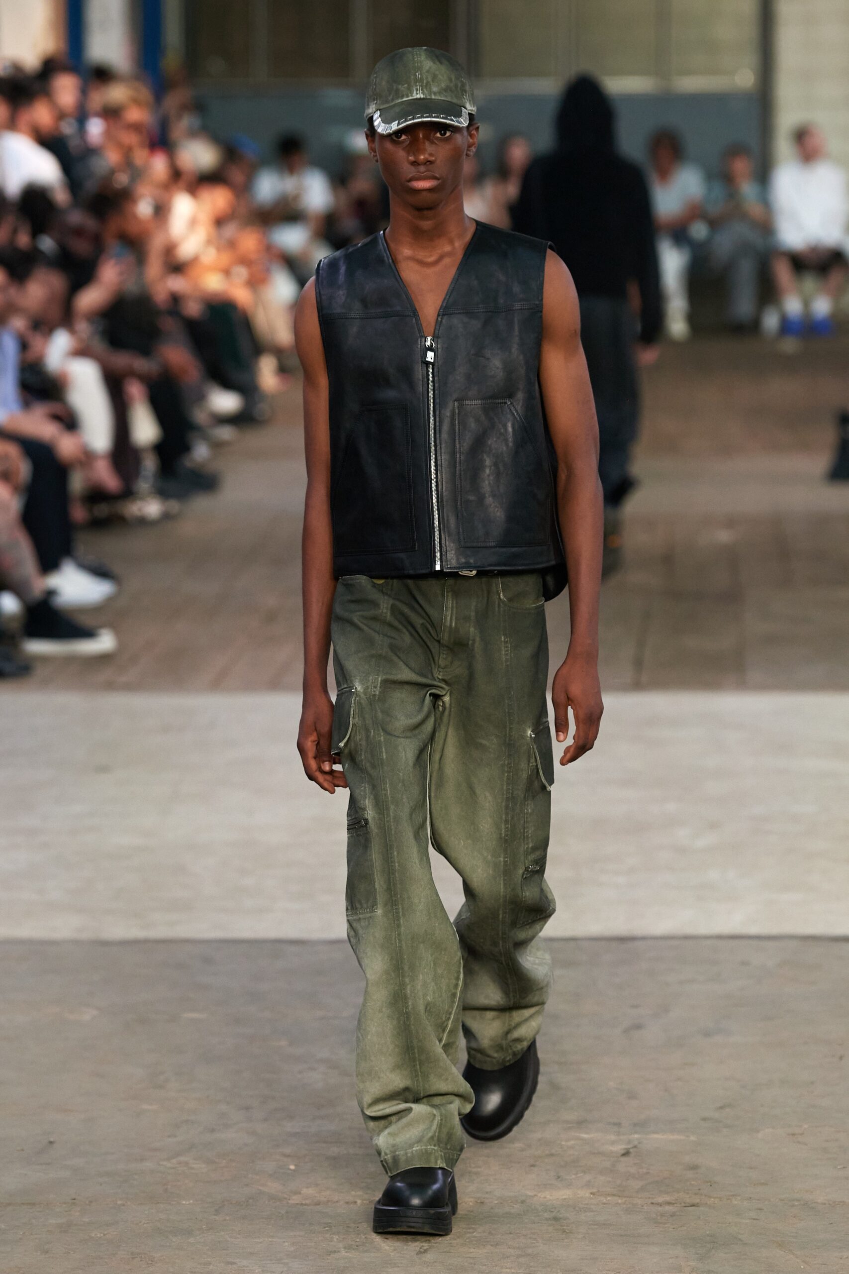 green cotton relaxed cargo pants