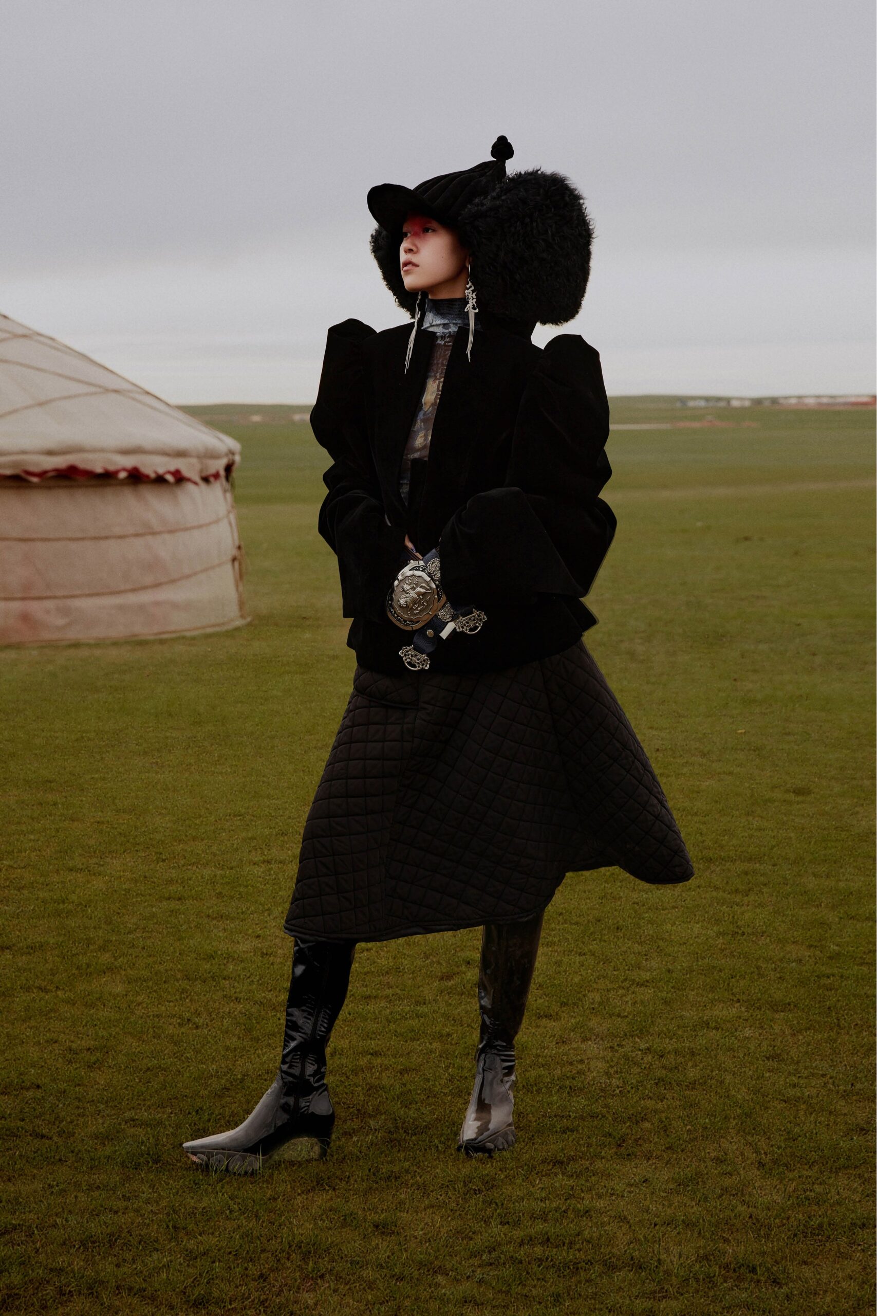 black velvet long-sleeve collared fitted padded coat