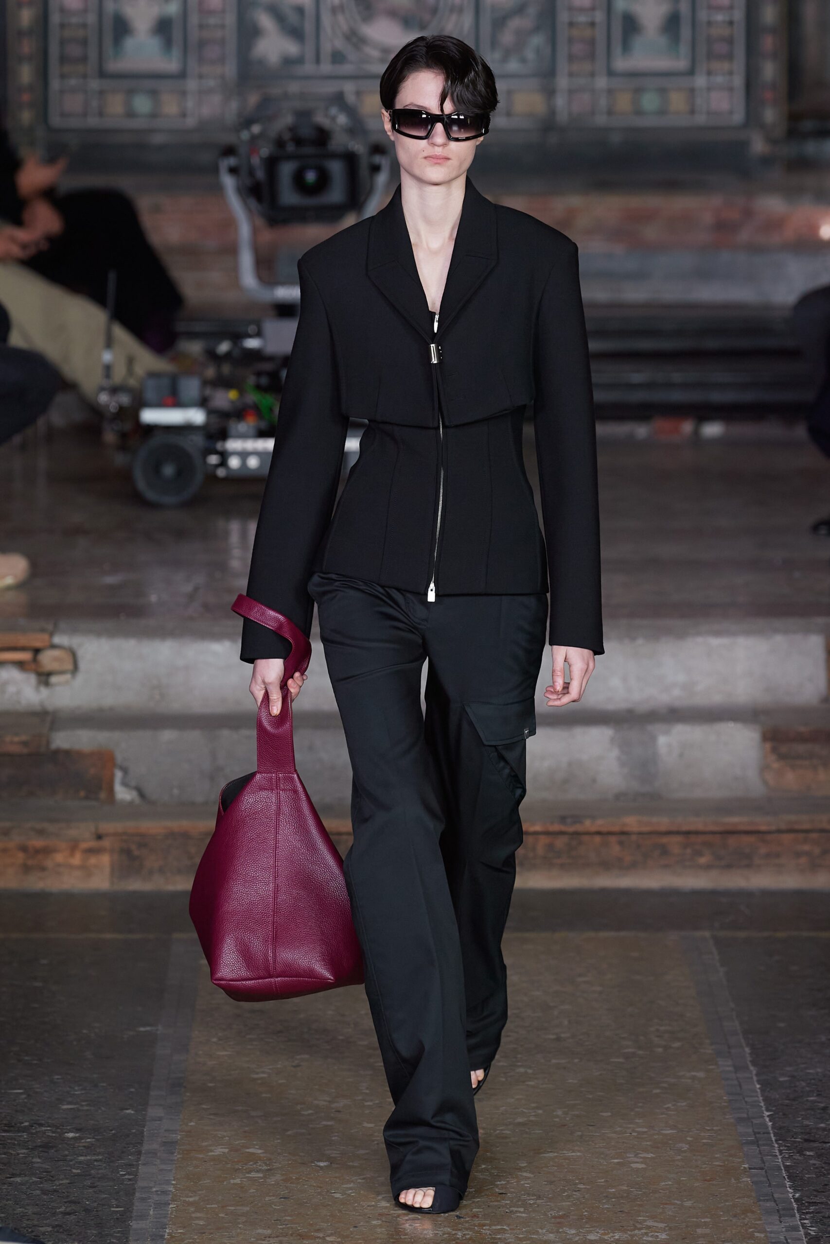 black wool long-sleeve collared fitted structured zippered blazer