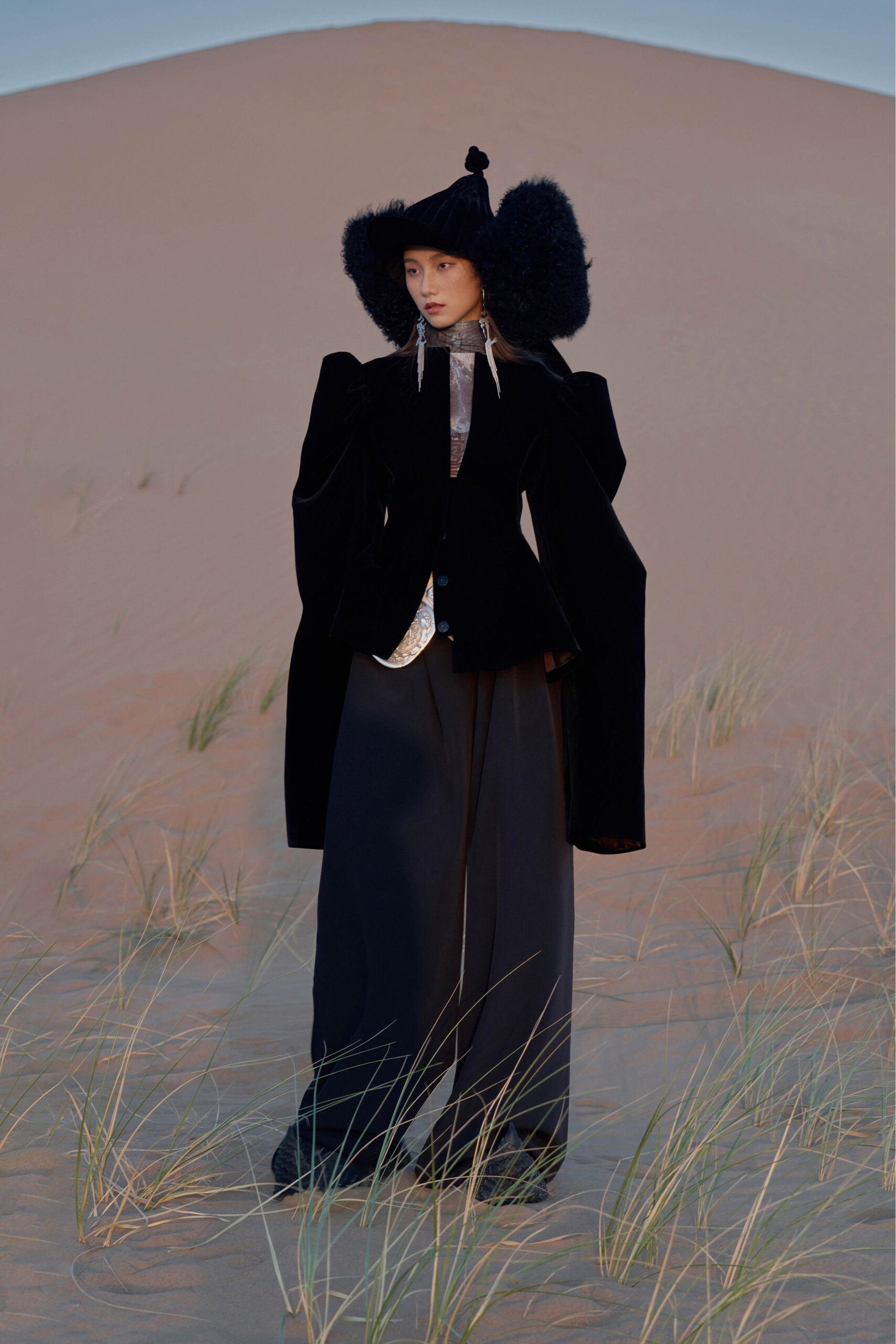 black velvet long-sleeve collared structured padded jacket